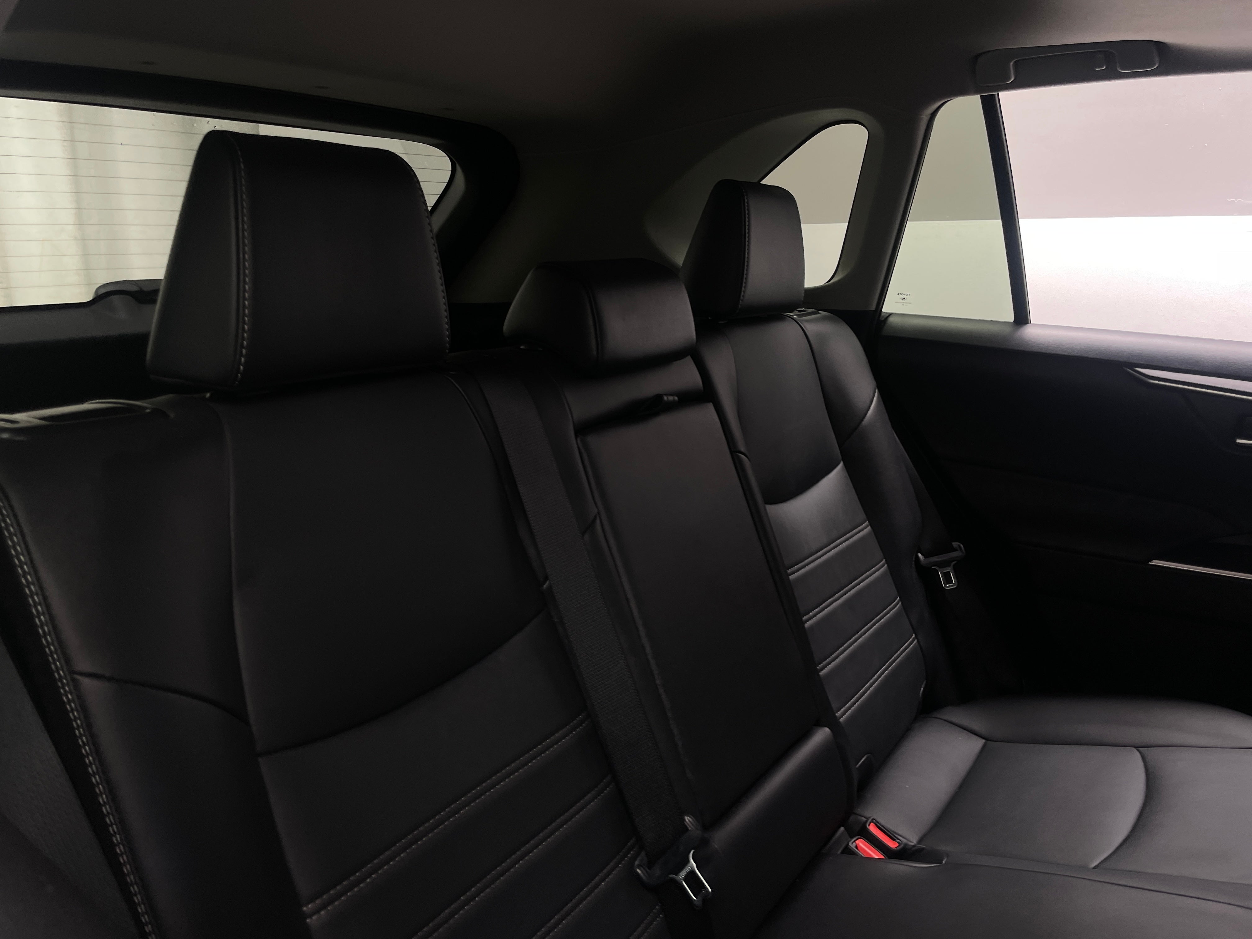 2022 Toyota RAV4 XLE Premium 5