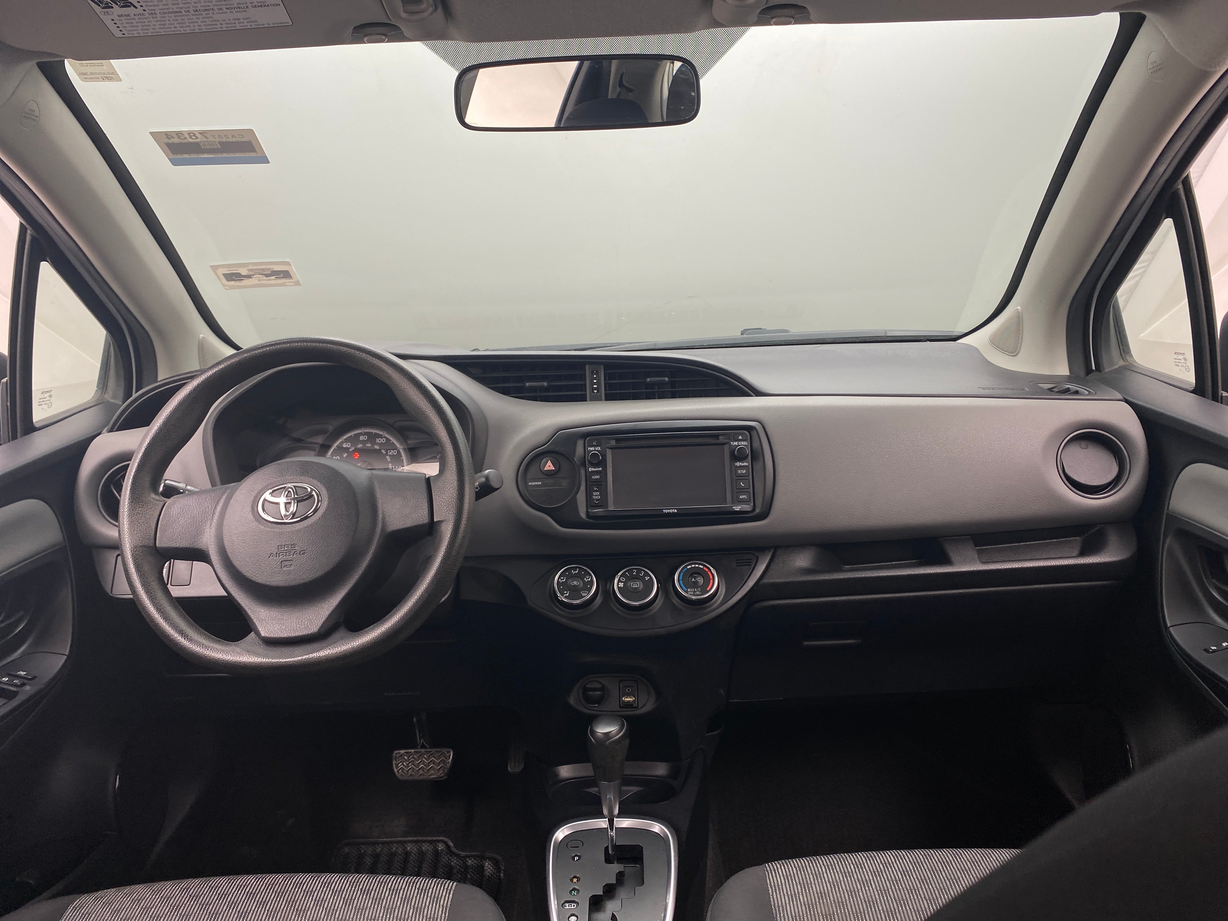 2015 Toyota Yaris L 3