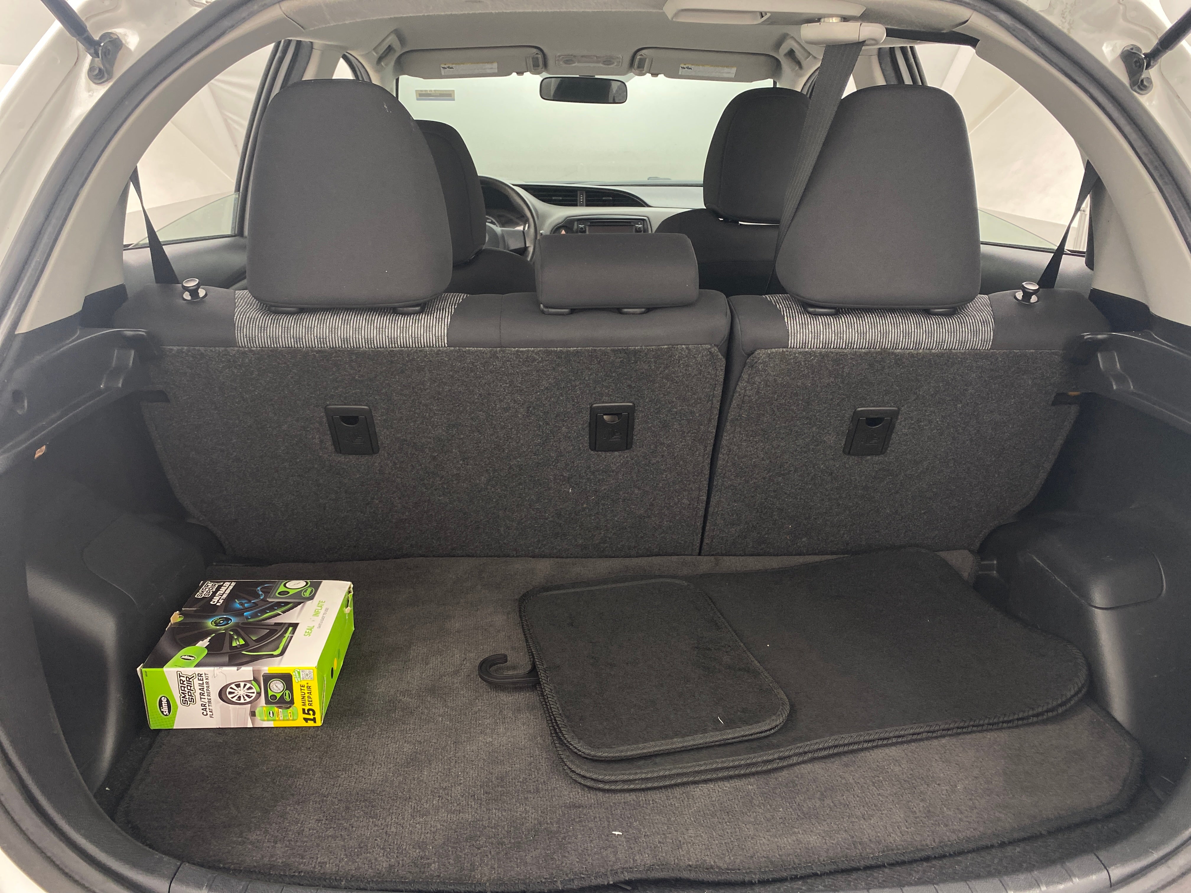 2015 Toyota Yaris L 7