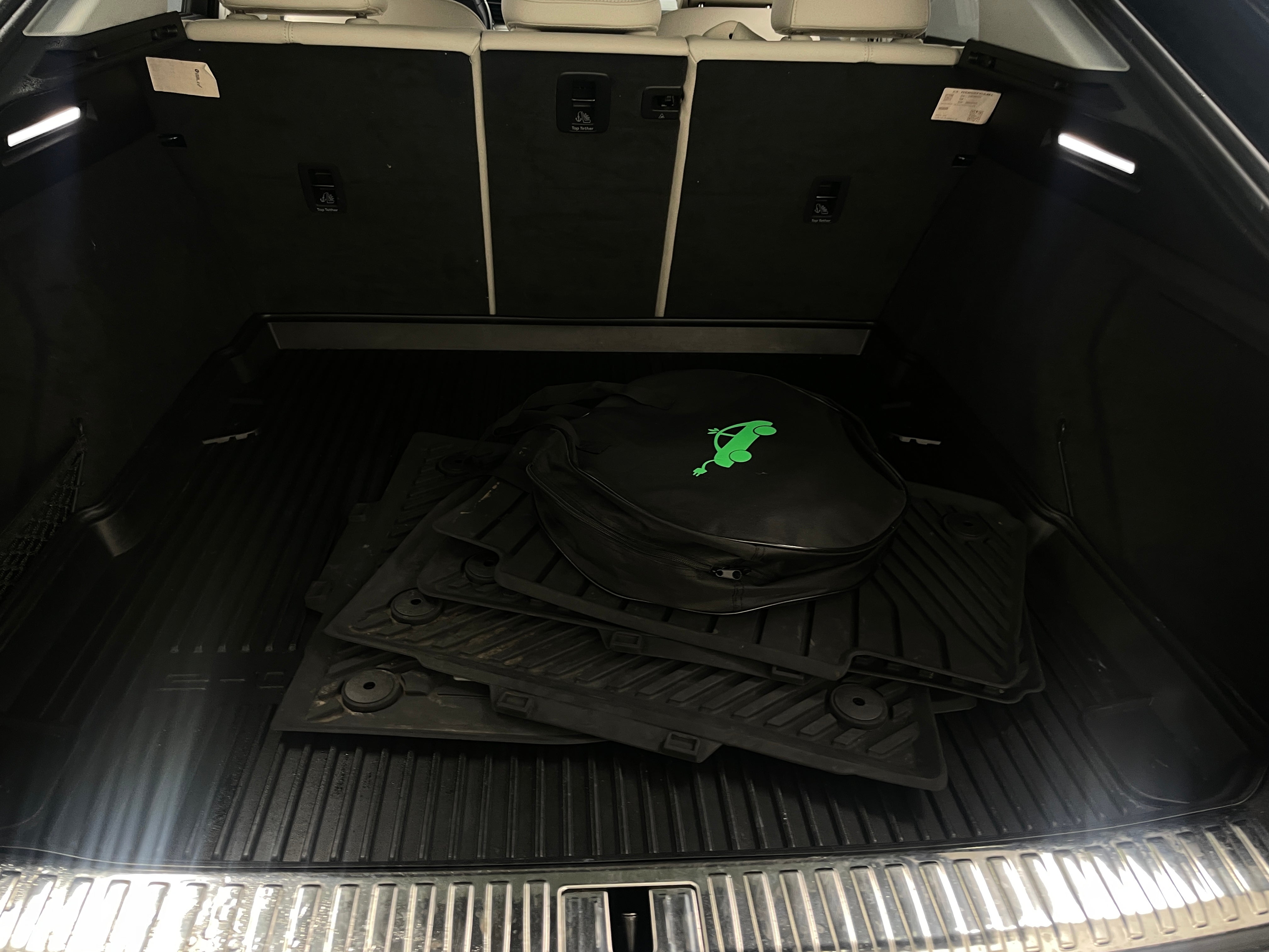 2021 Audi e-tron S Prestige 6