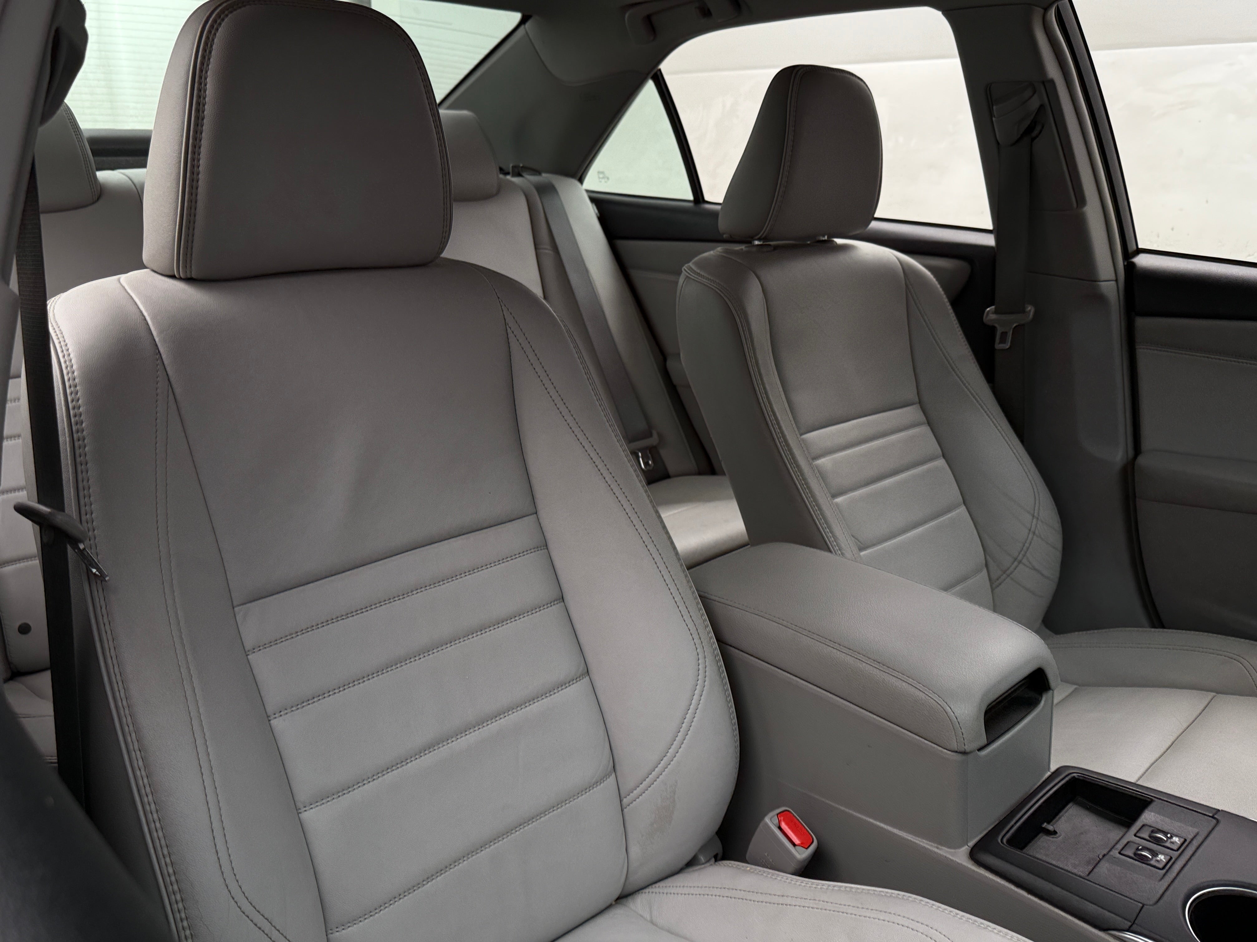 2016 Toyota Camry XLE 2