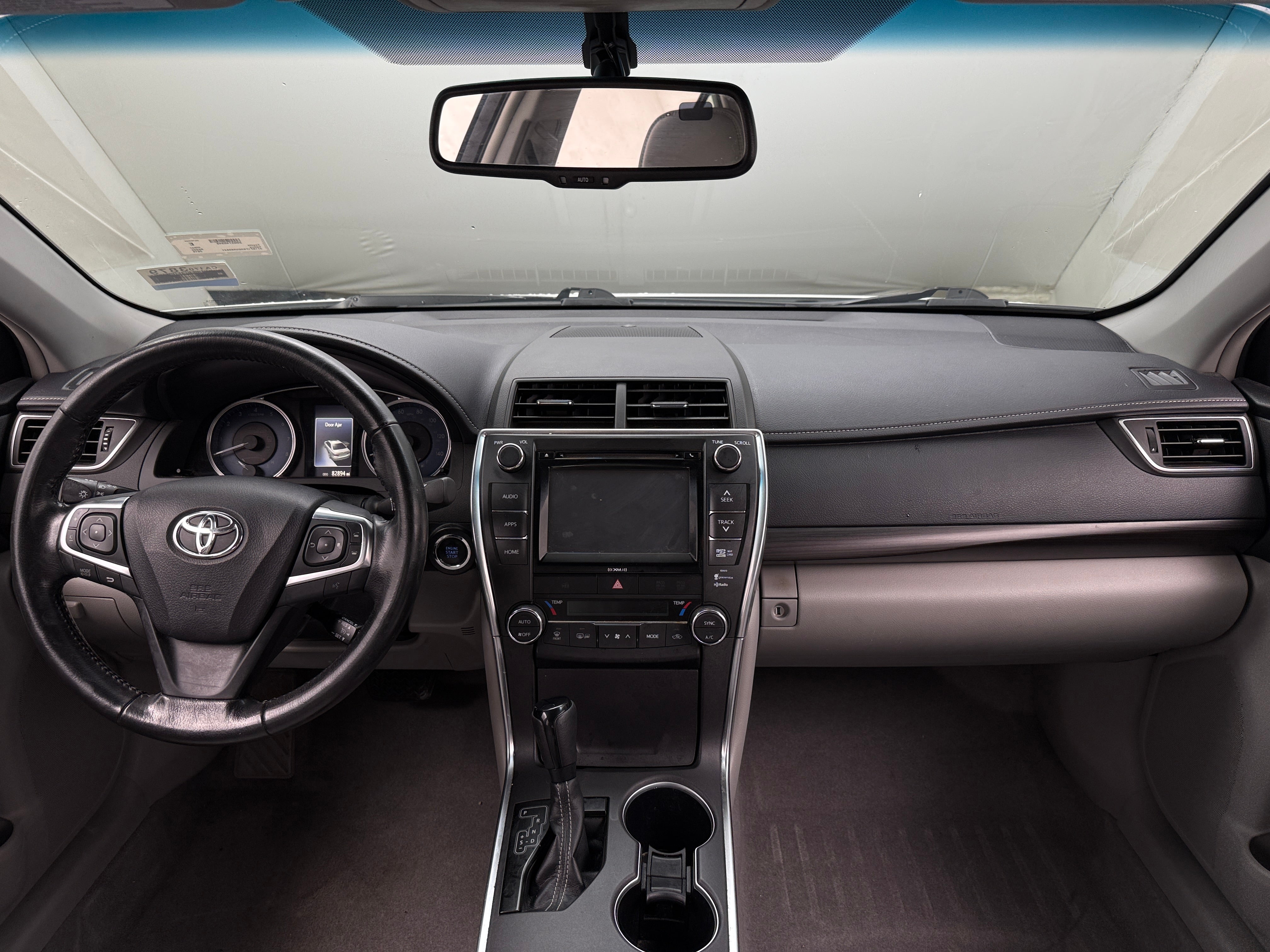 2016 Toyota Camry XLE 3