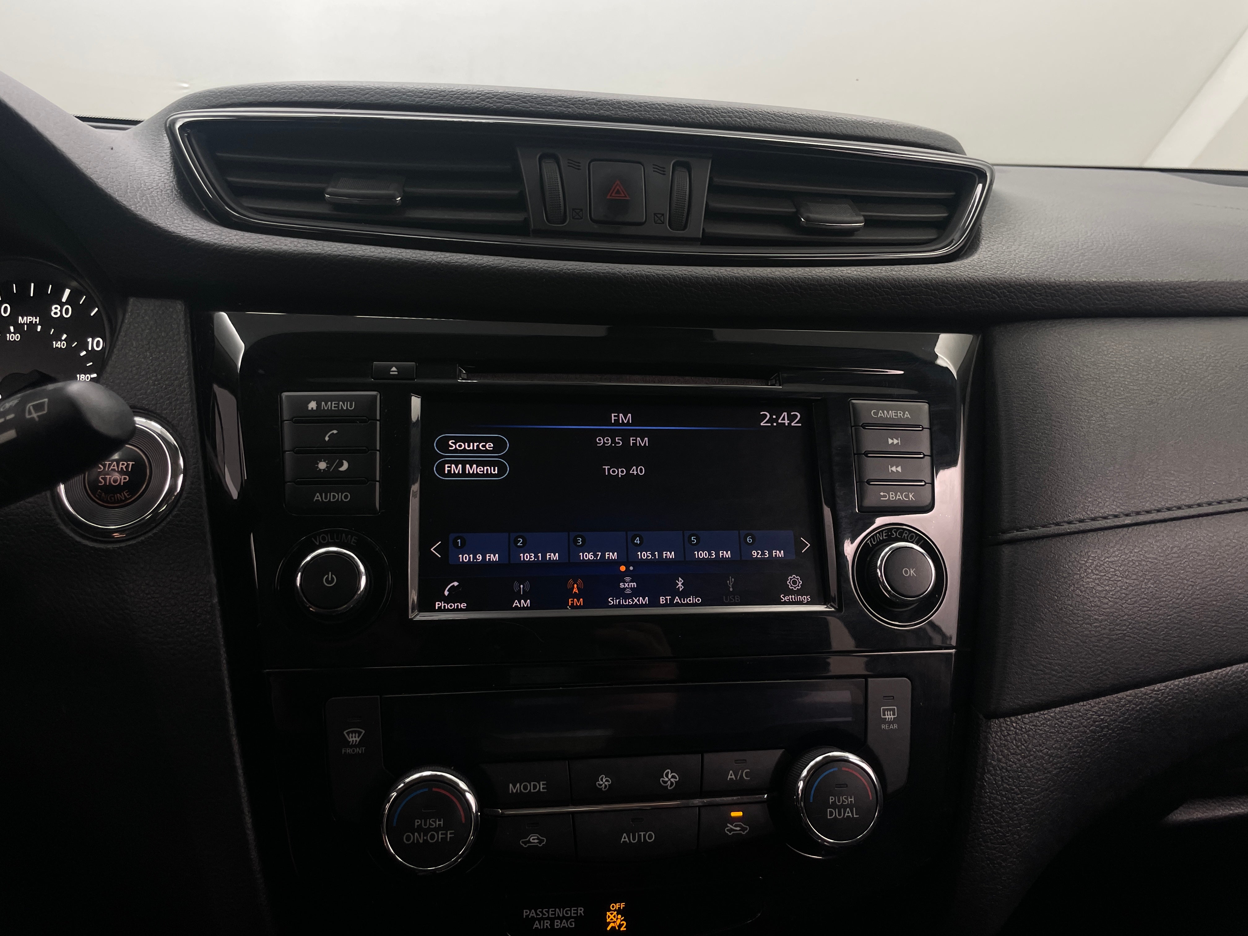 2019 Nissan Rogue SV 4