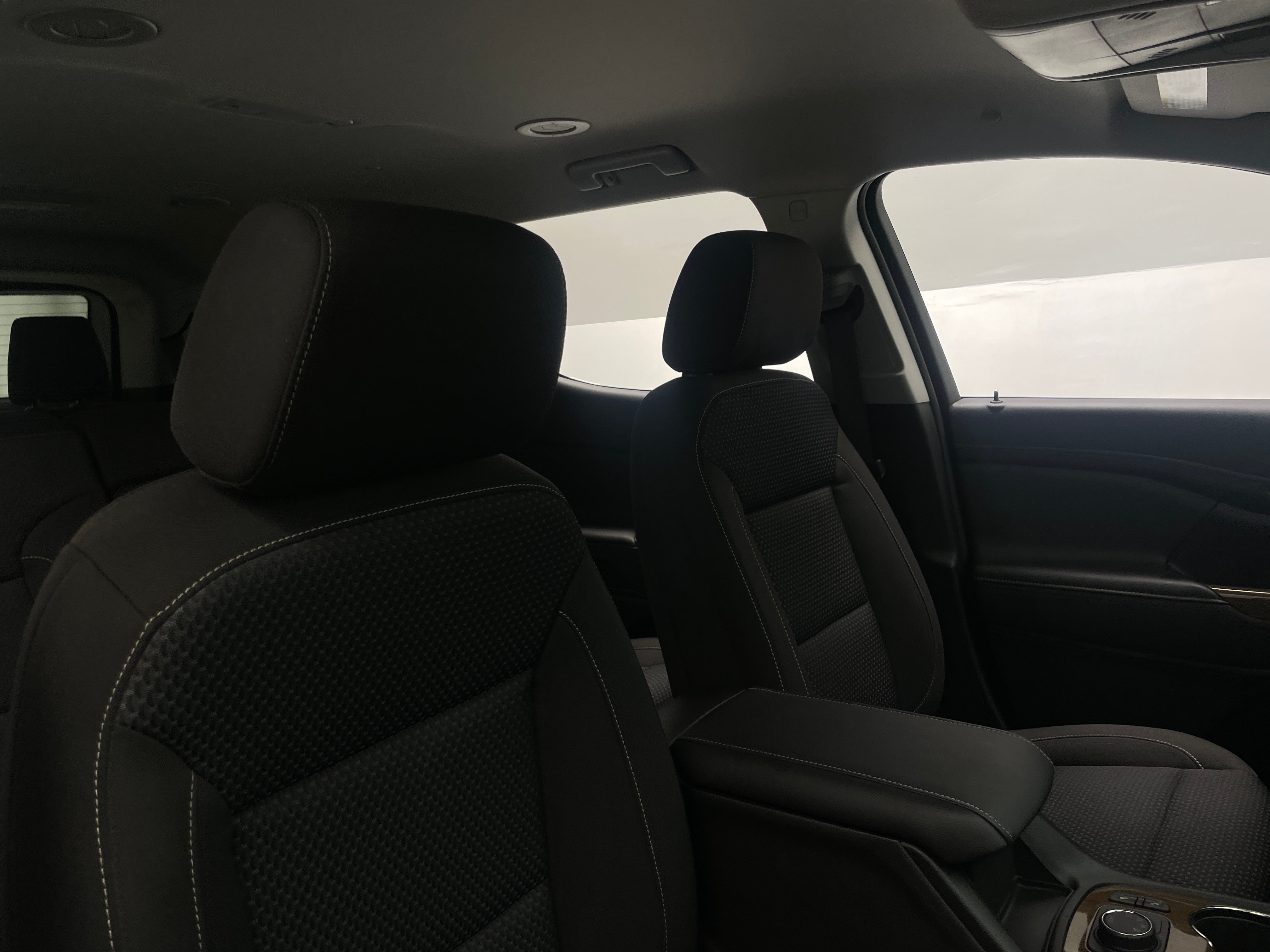2023 GMC Acadia SLE 2