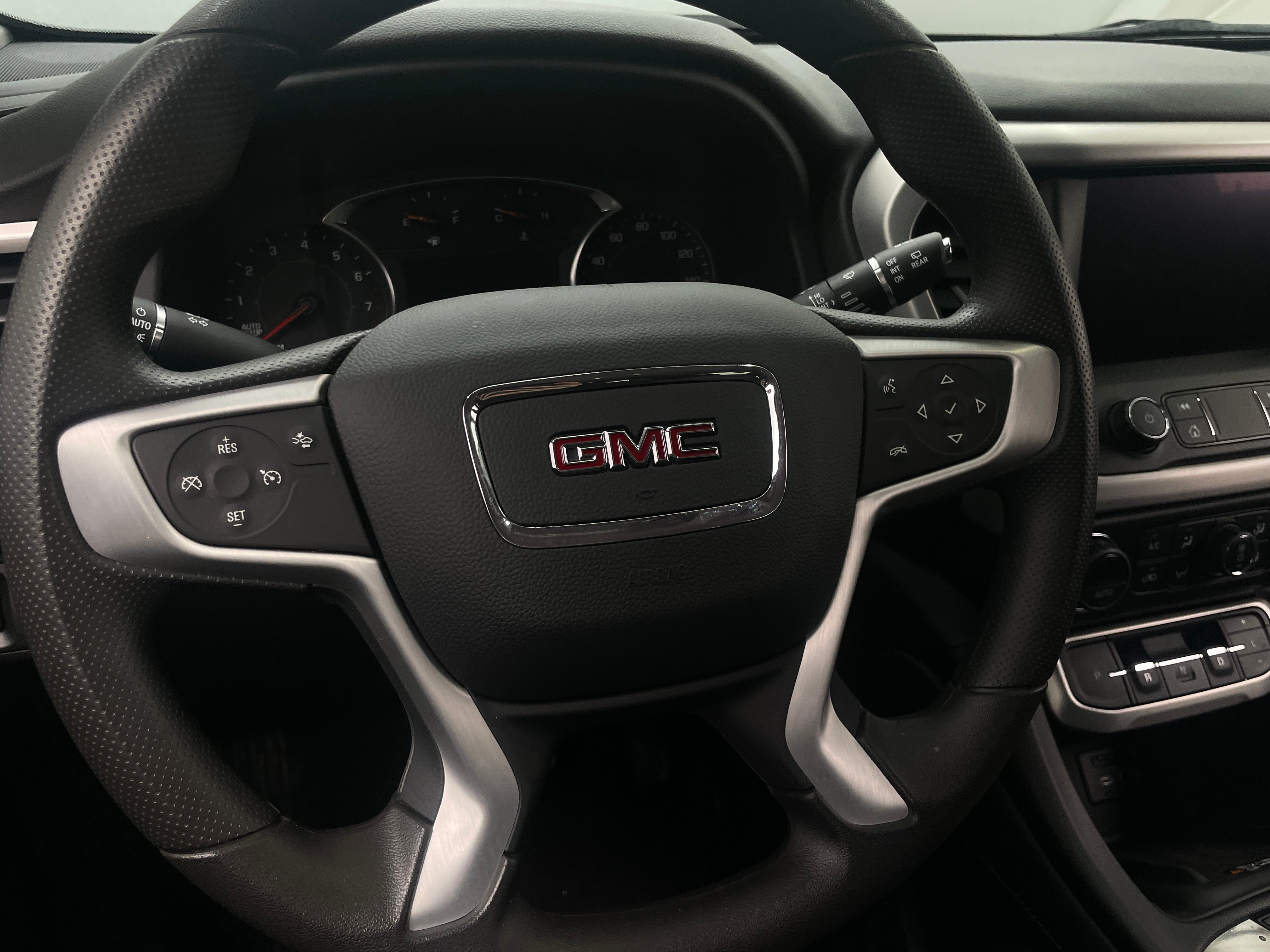 2023 GMC Acadia SLE 5