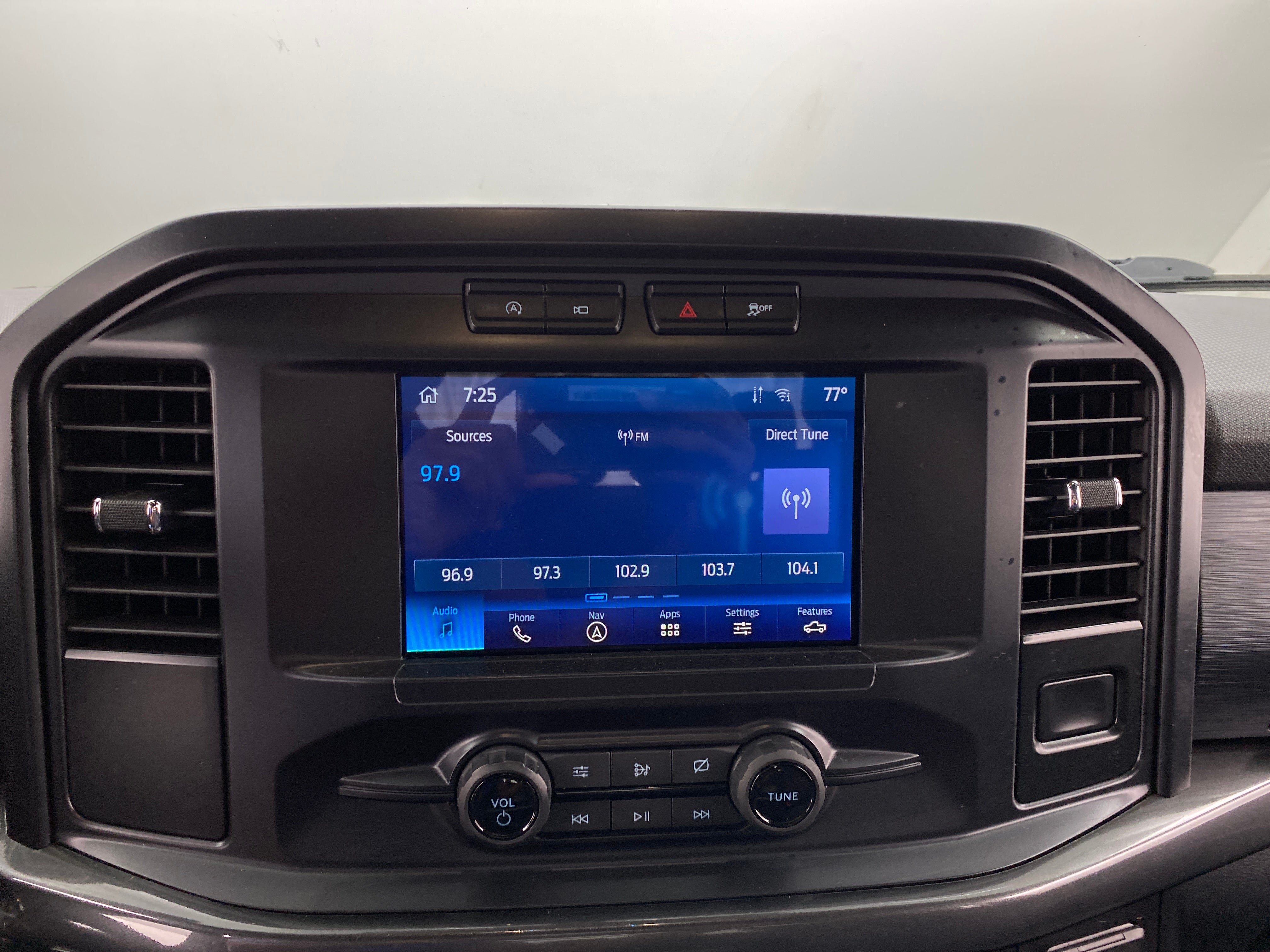 2021 Ford Econoline E-150 4