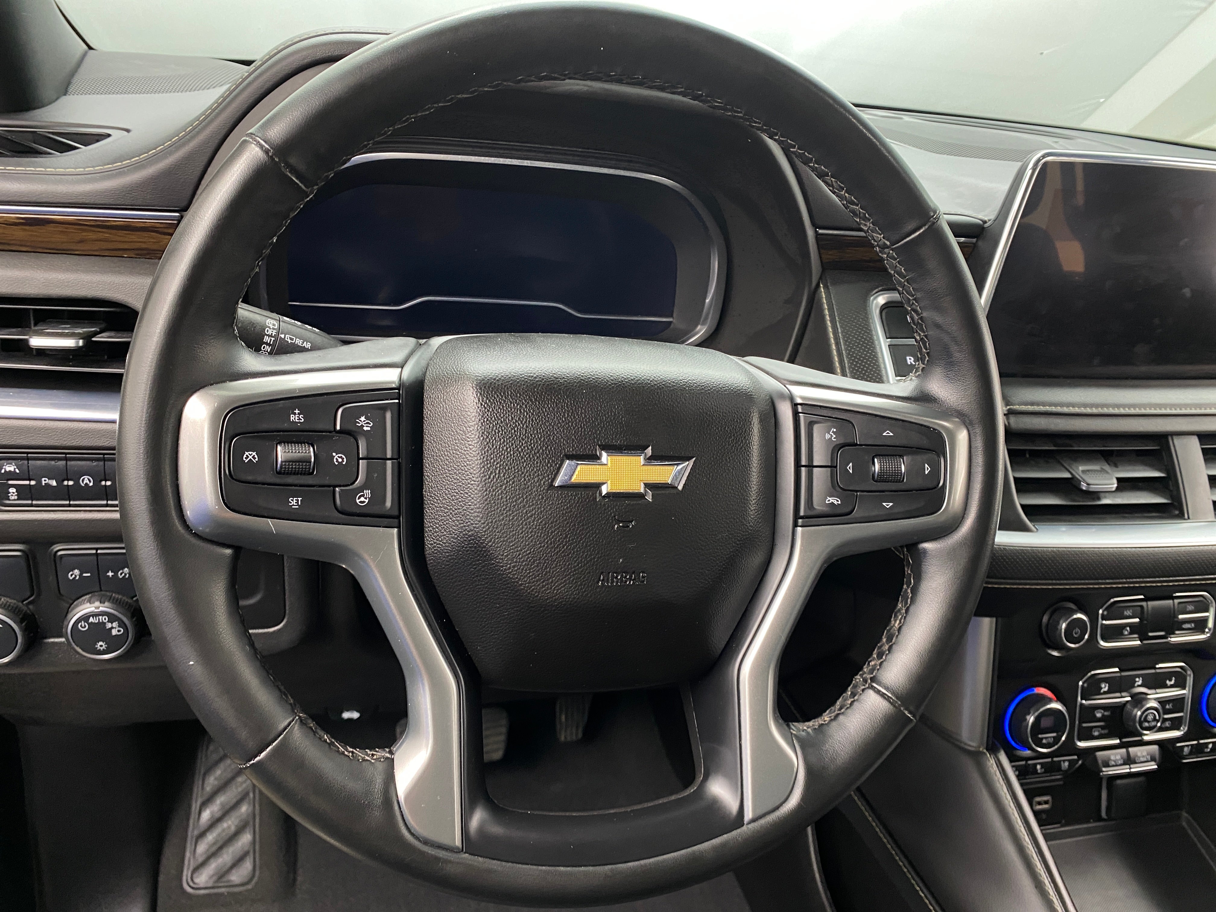 2023 Chevrolet Suburban Premier 4