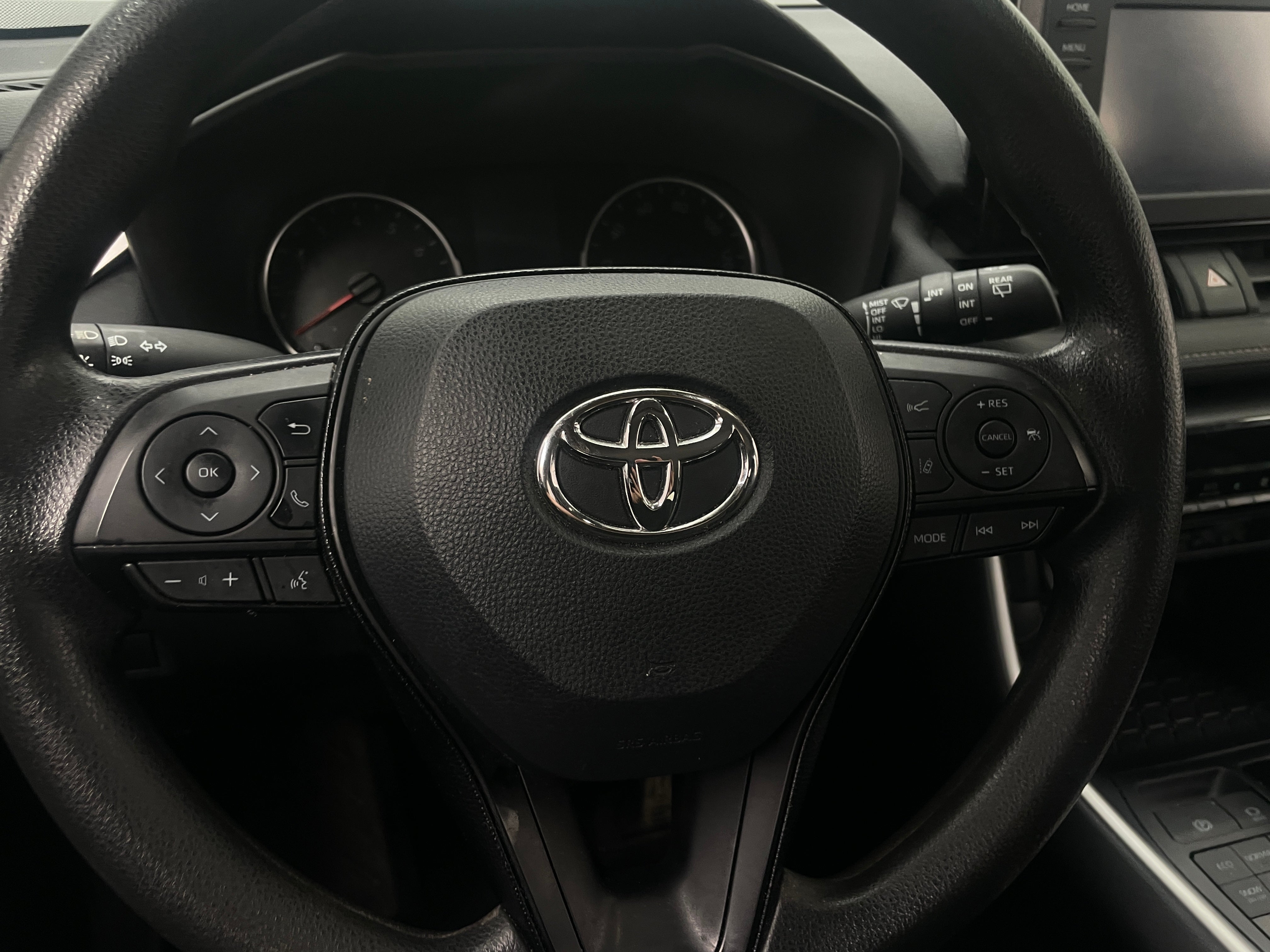 2022 Toyota RAV4 XLE 5