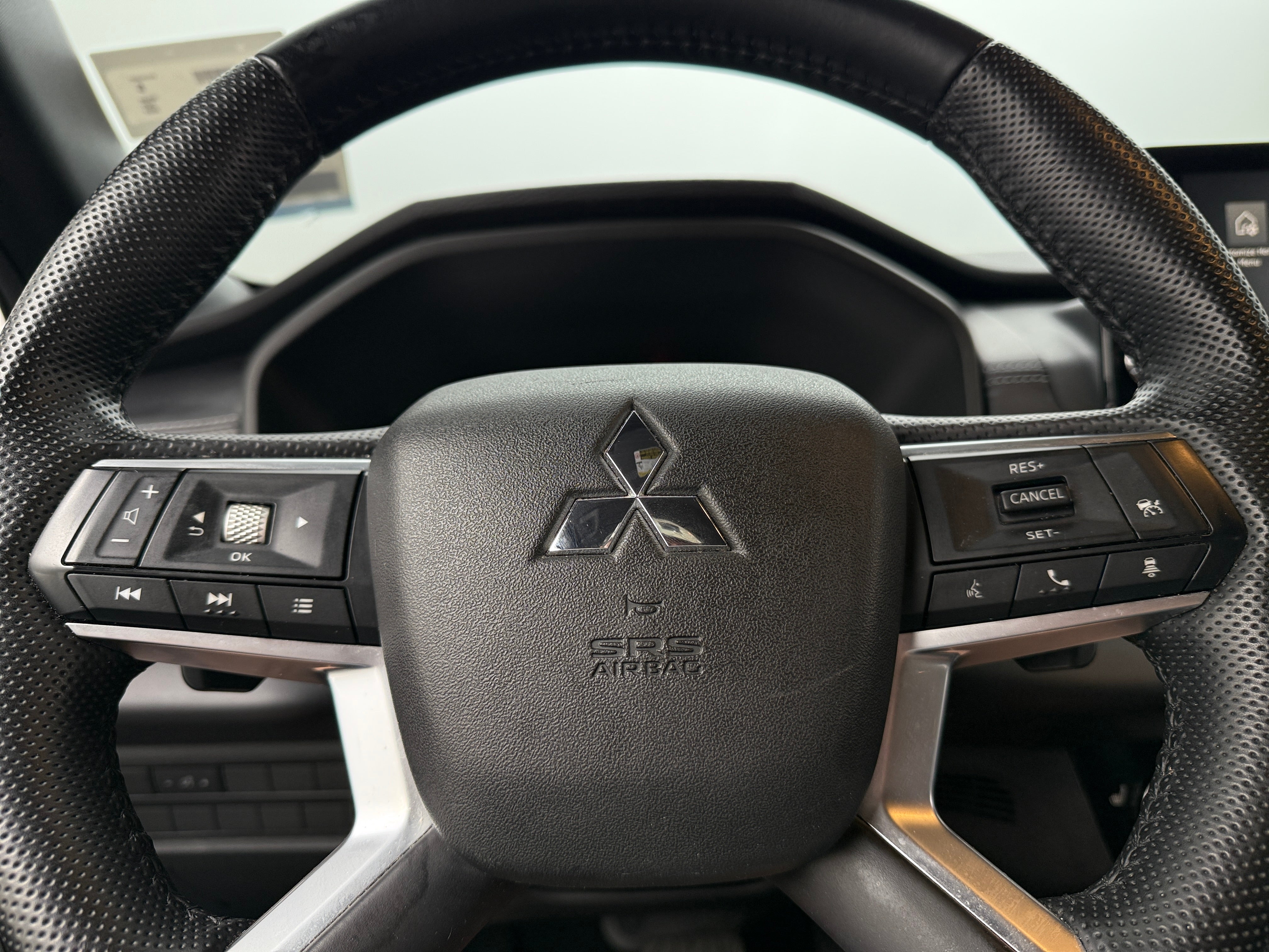2022 Mitsubishi Outlander Black Edition 5