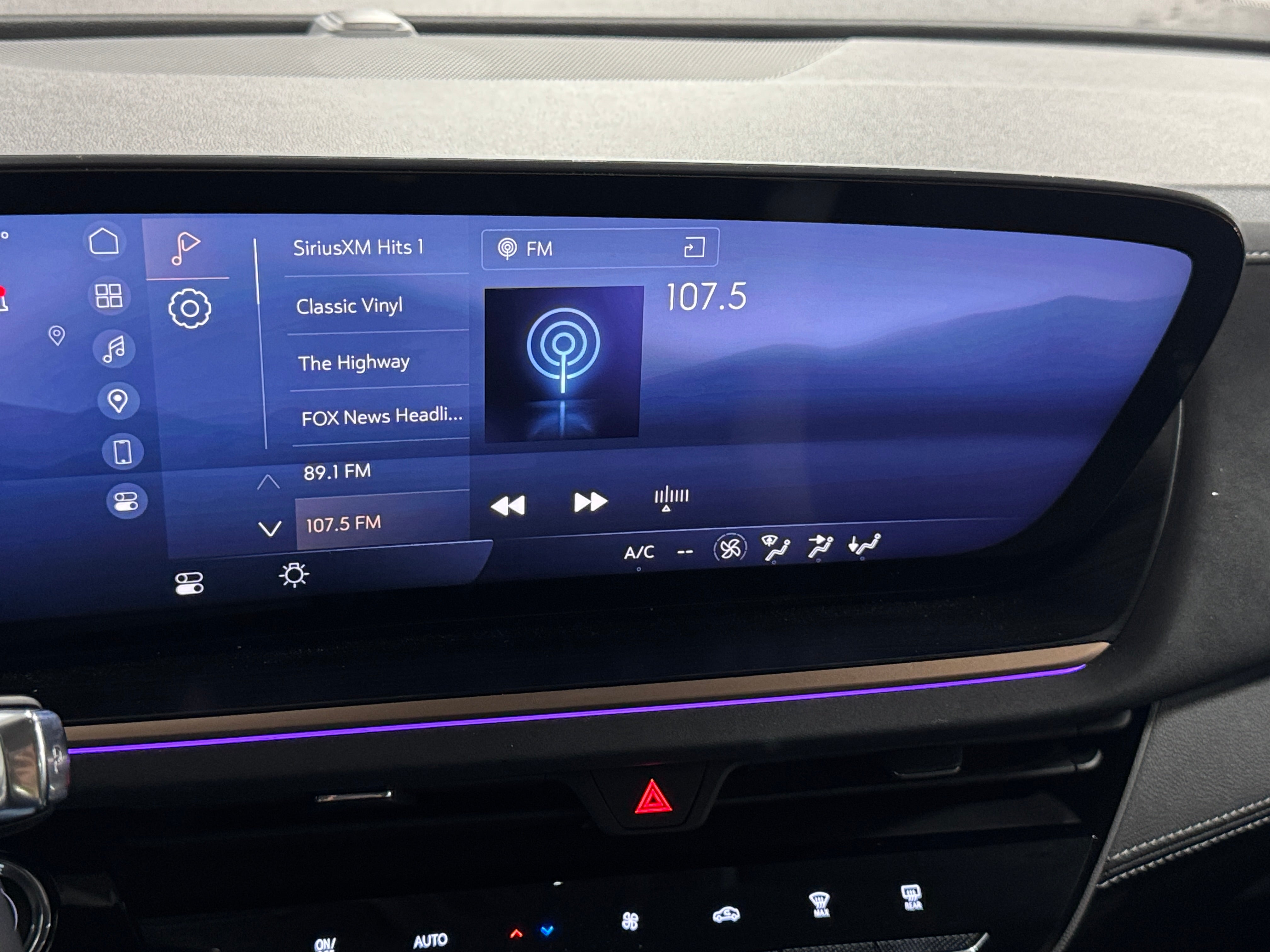 2024 Buick Envision Sport Touring 3