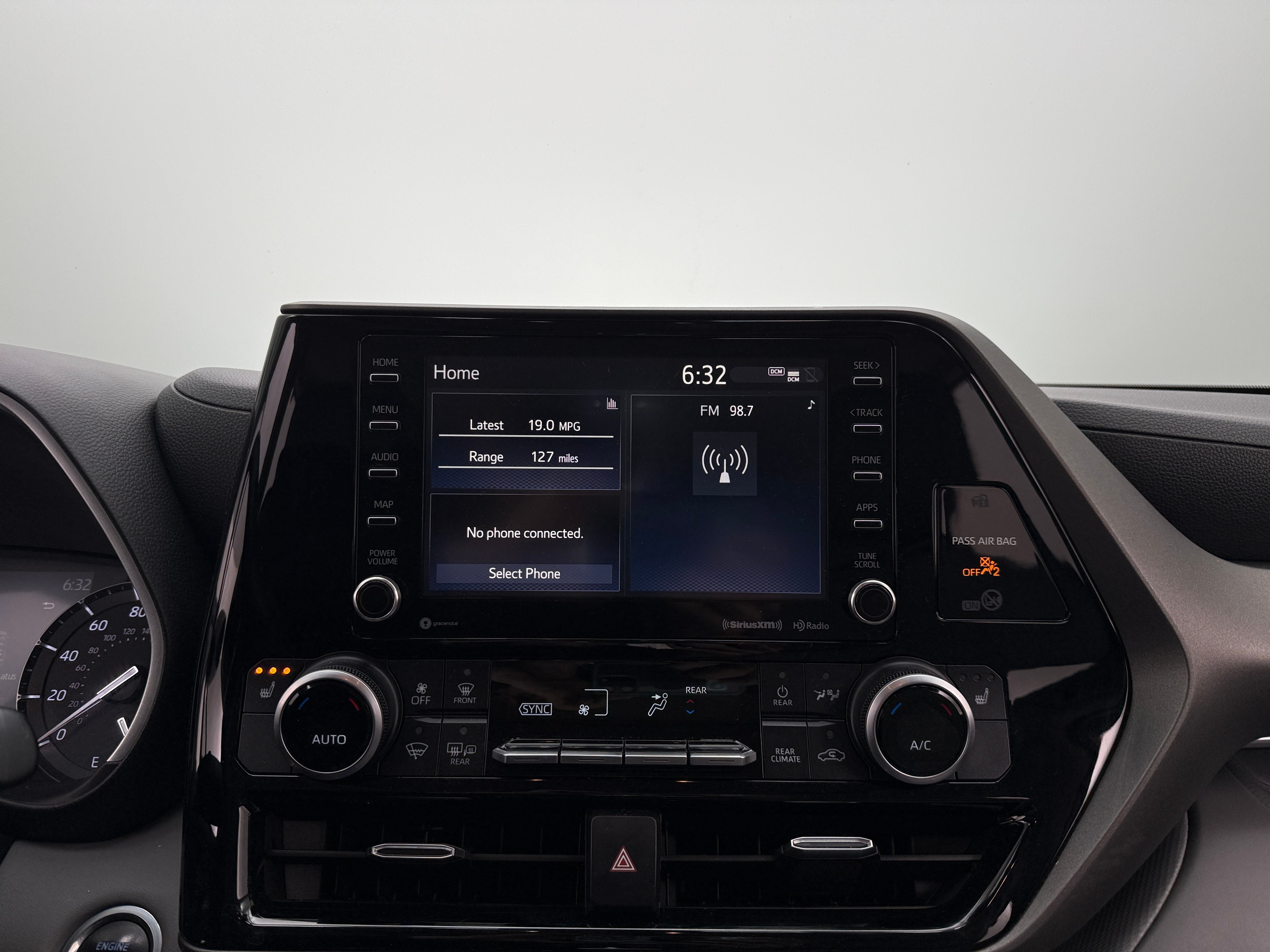 2020 Toyota Highlander XLE 3