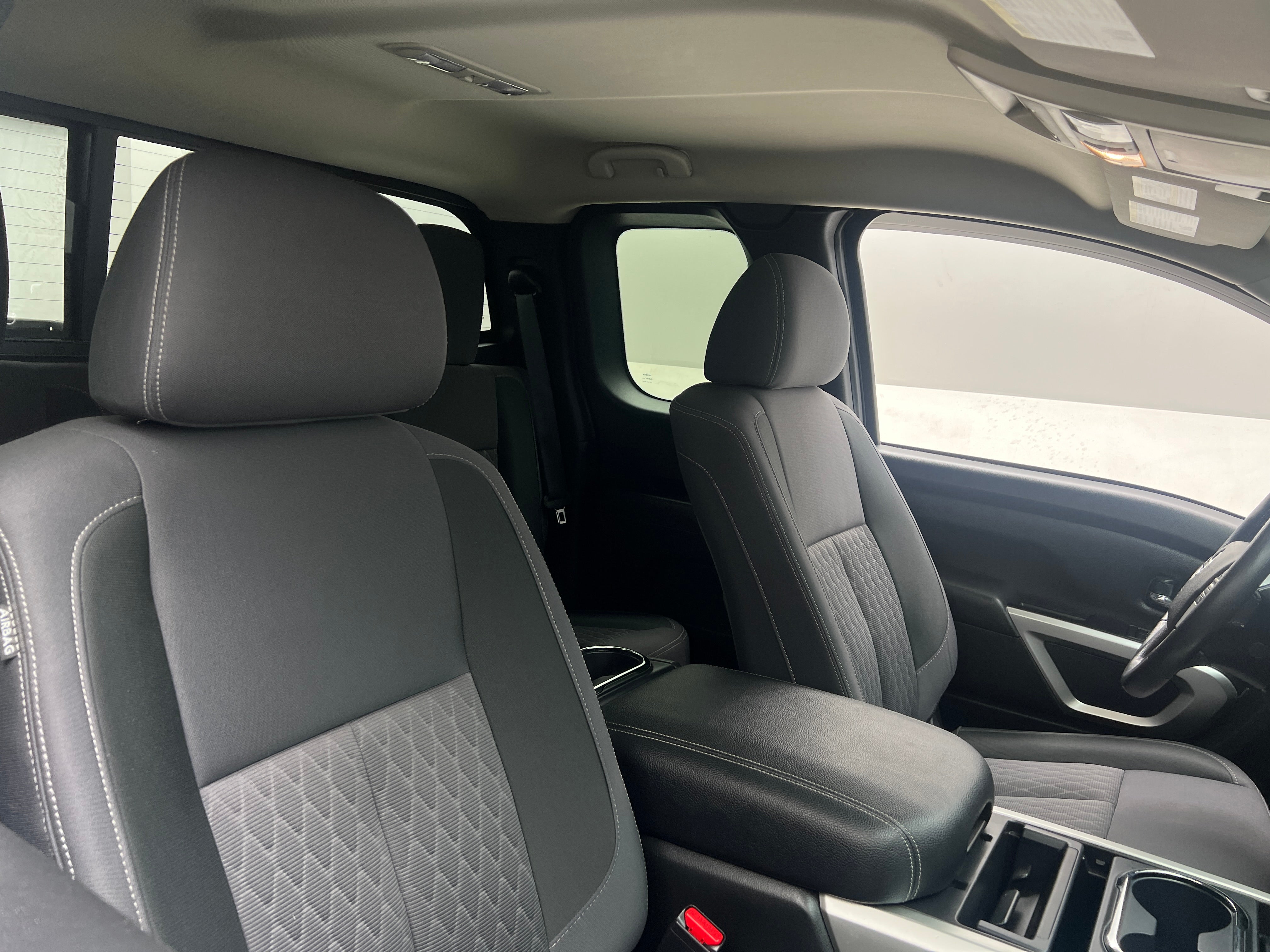 2021 Nissan Titan SV 2