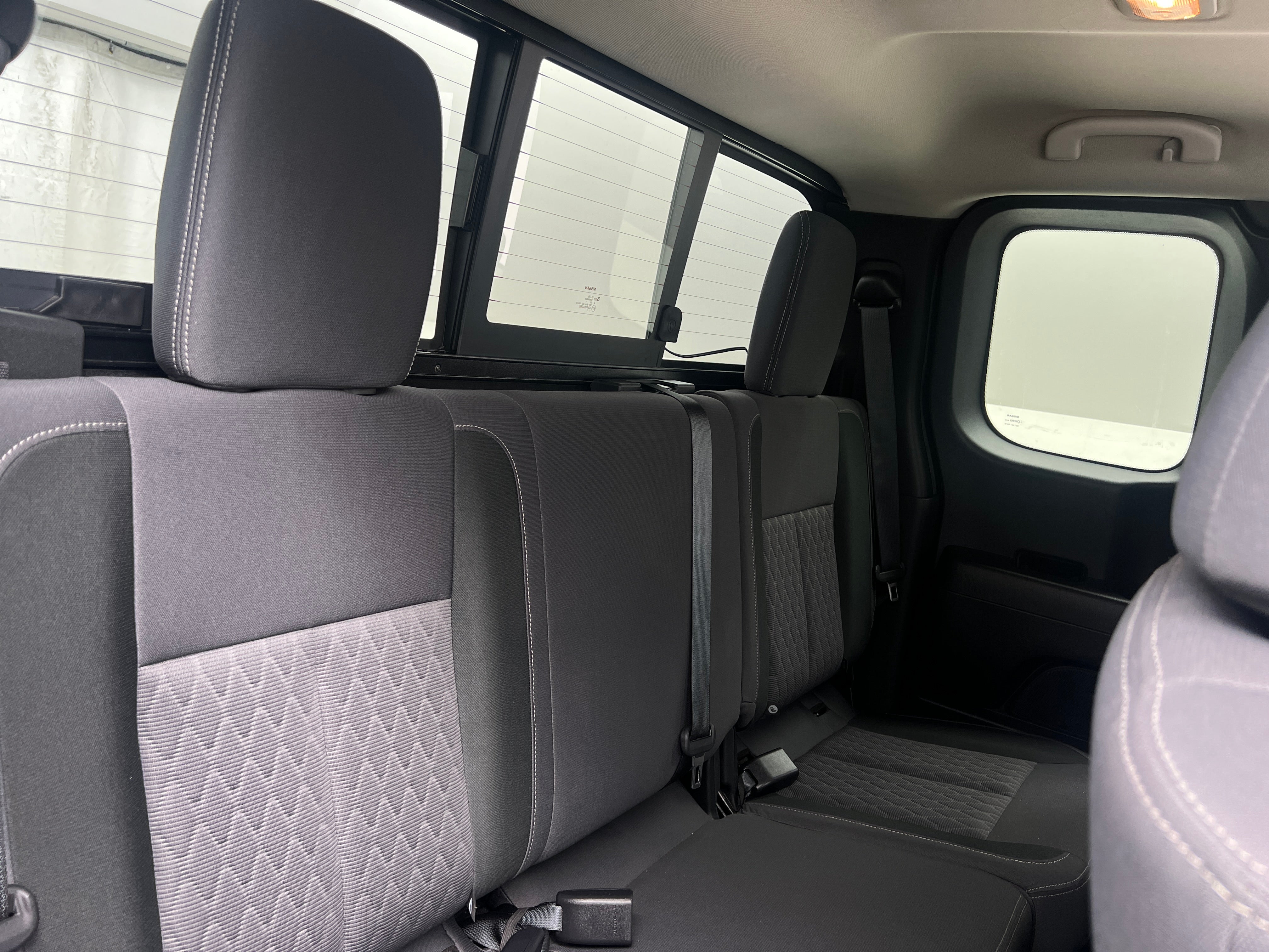 2021 Nissan Titan SV 6