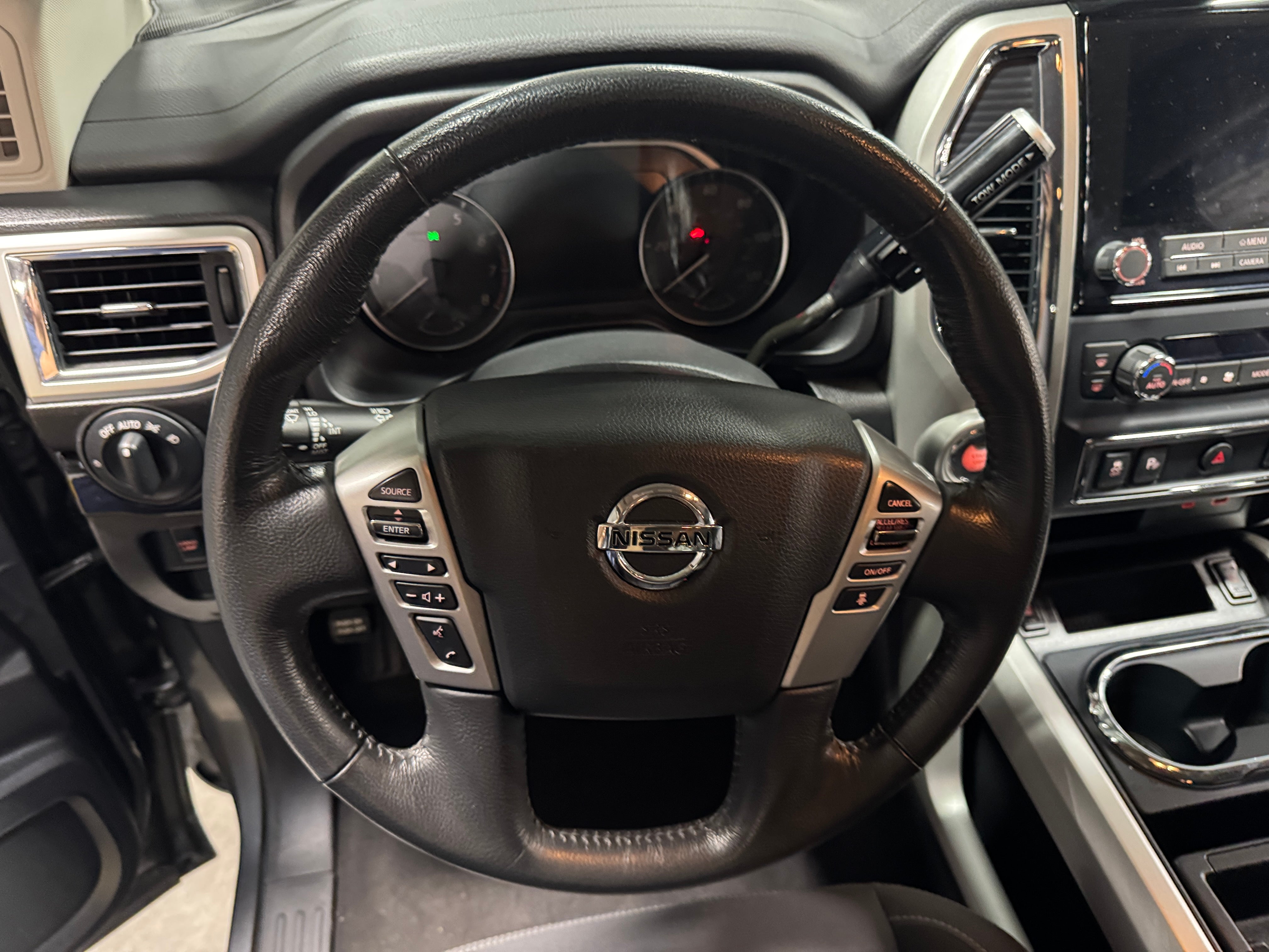 2021 Nissan Titan SV 5