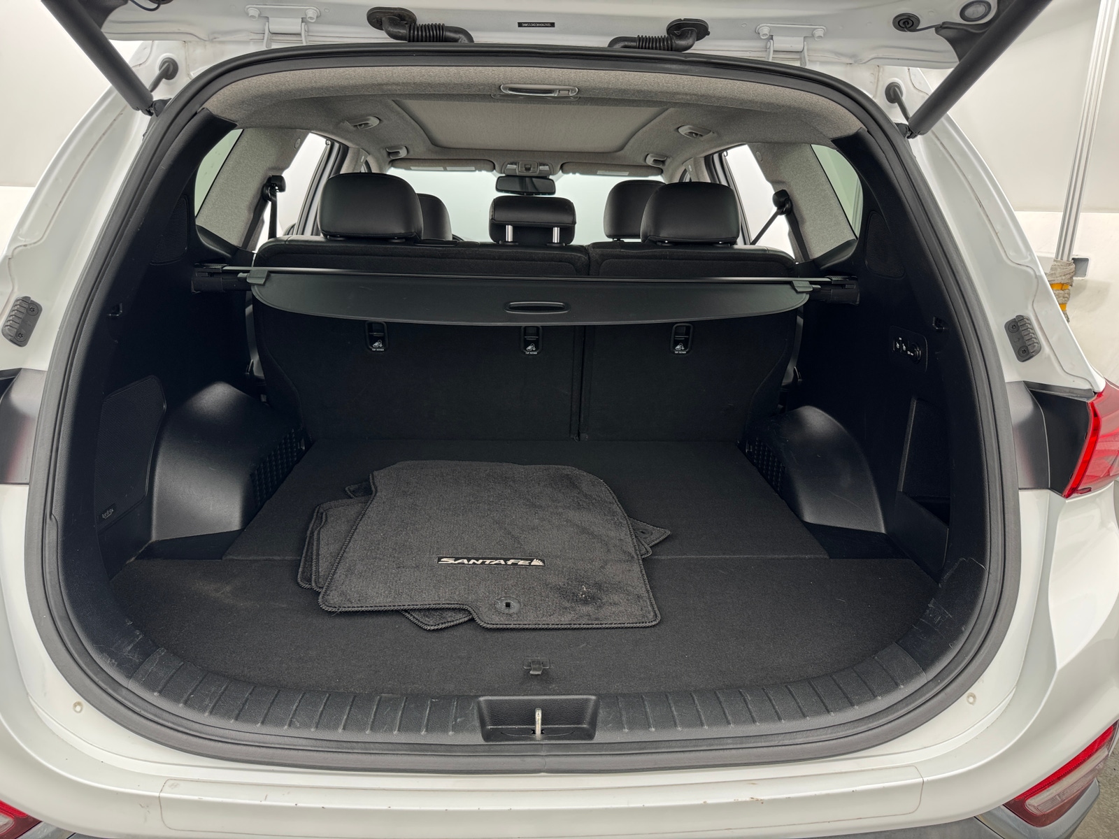 Thumbnail: 2019 Hyundai Santa Fe - 6