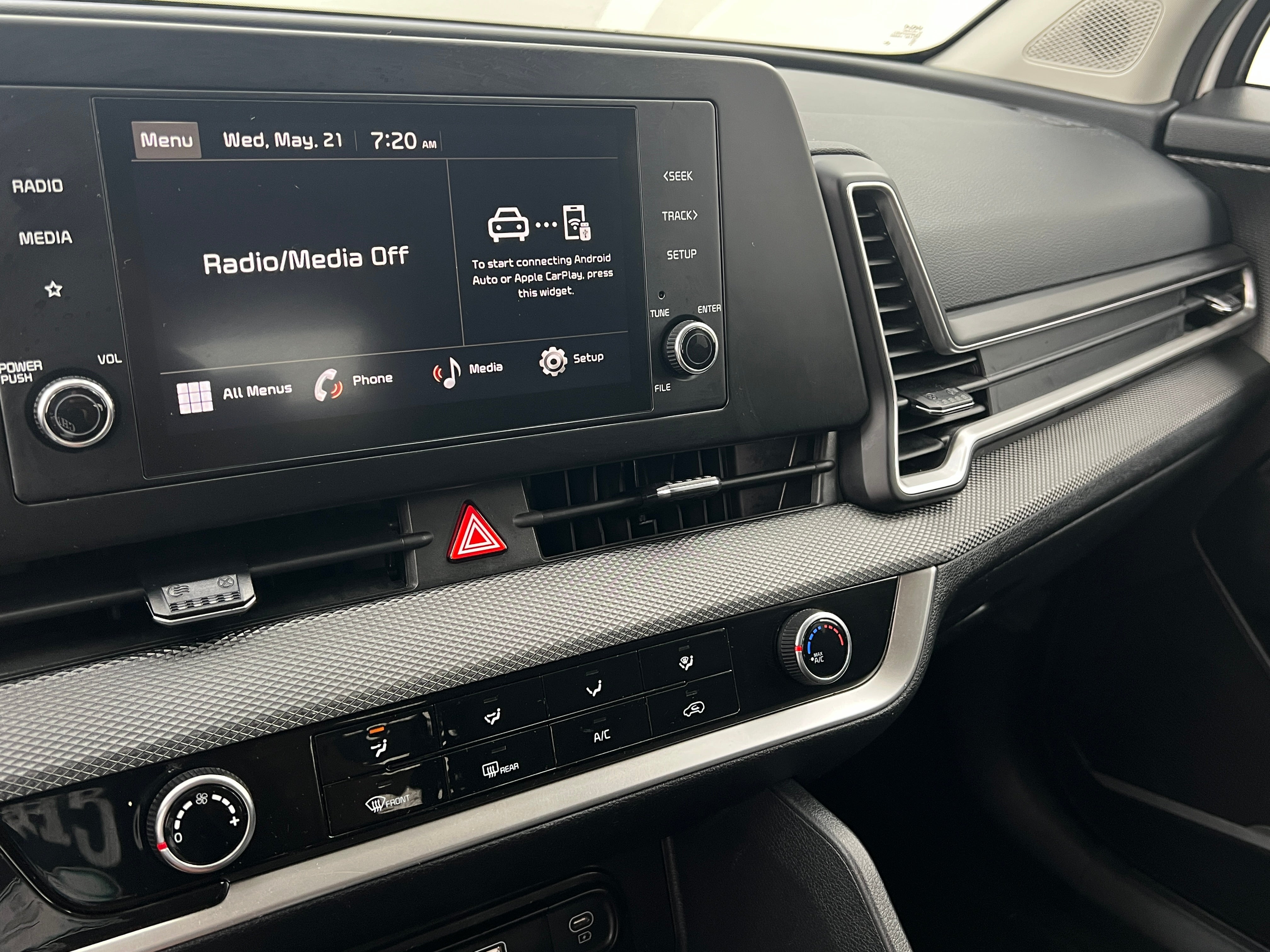 2024 Kia Sportage LX 4