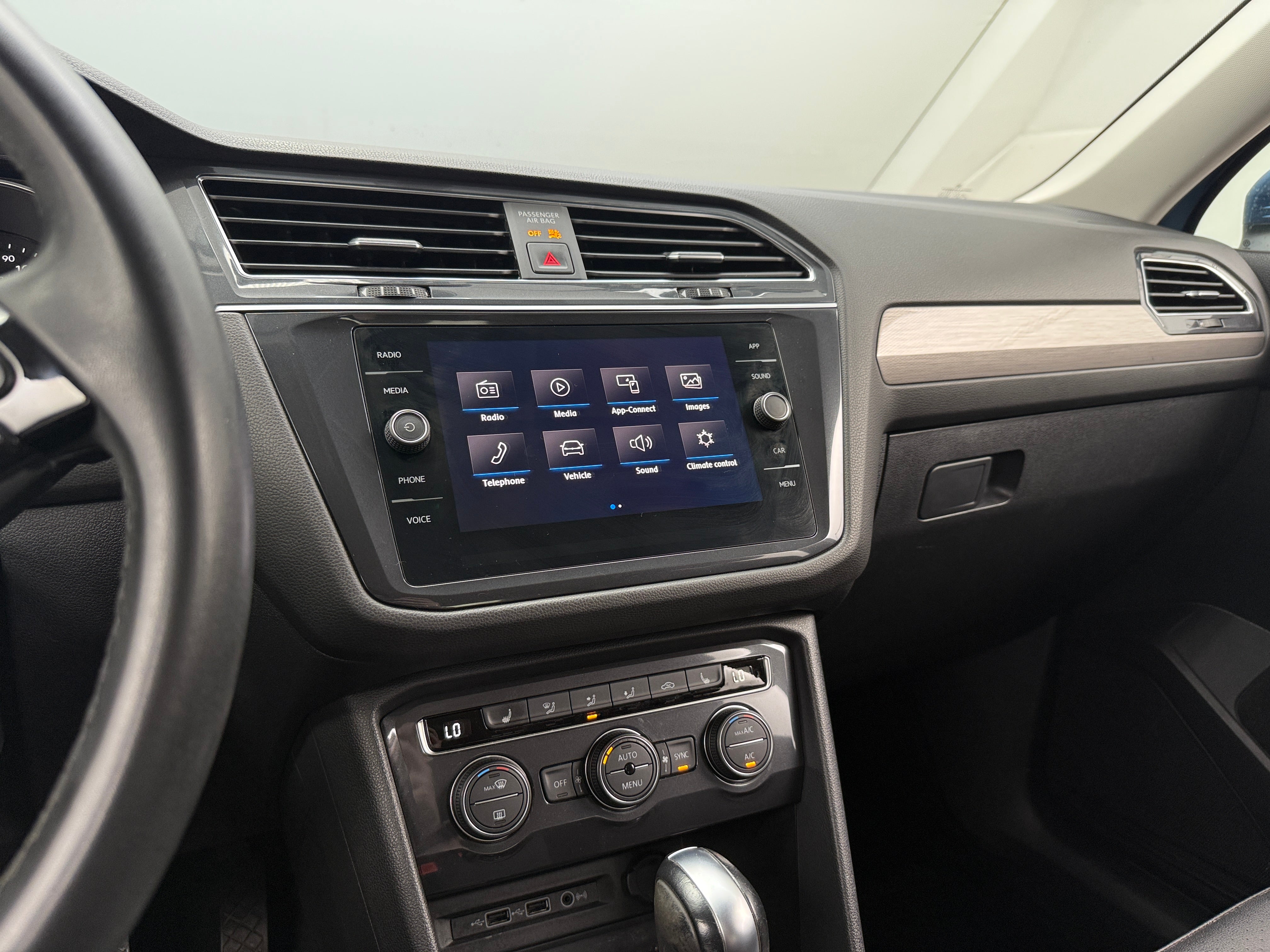 2020 Volkswagen Tiguan SE 4