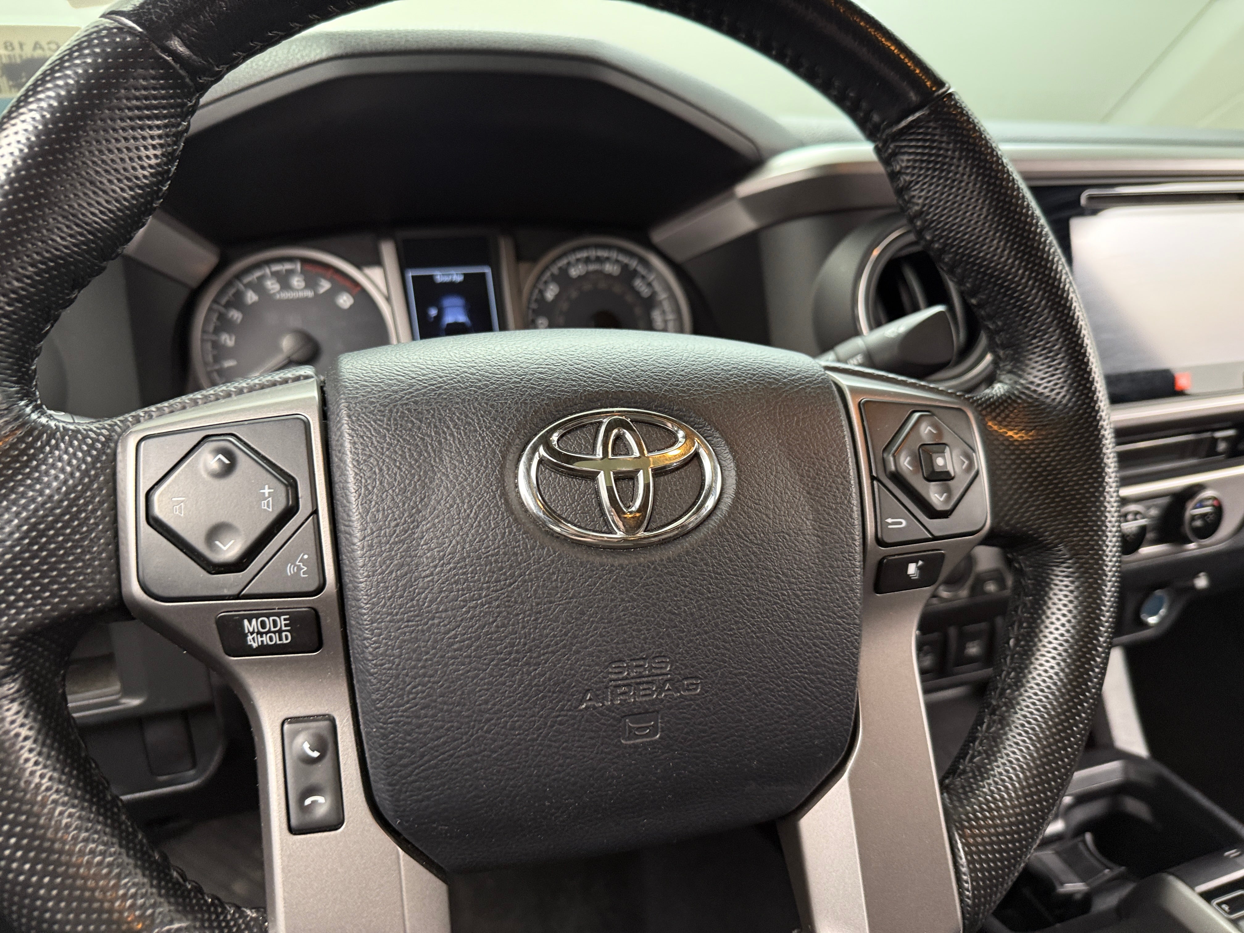 2016 Toyota Tacoma Limited 4
