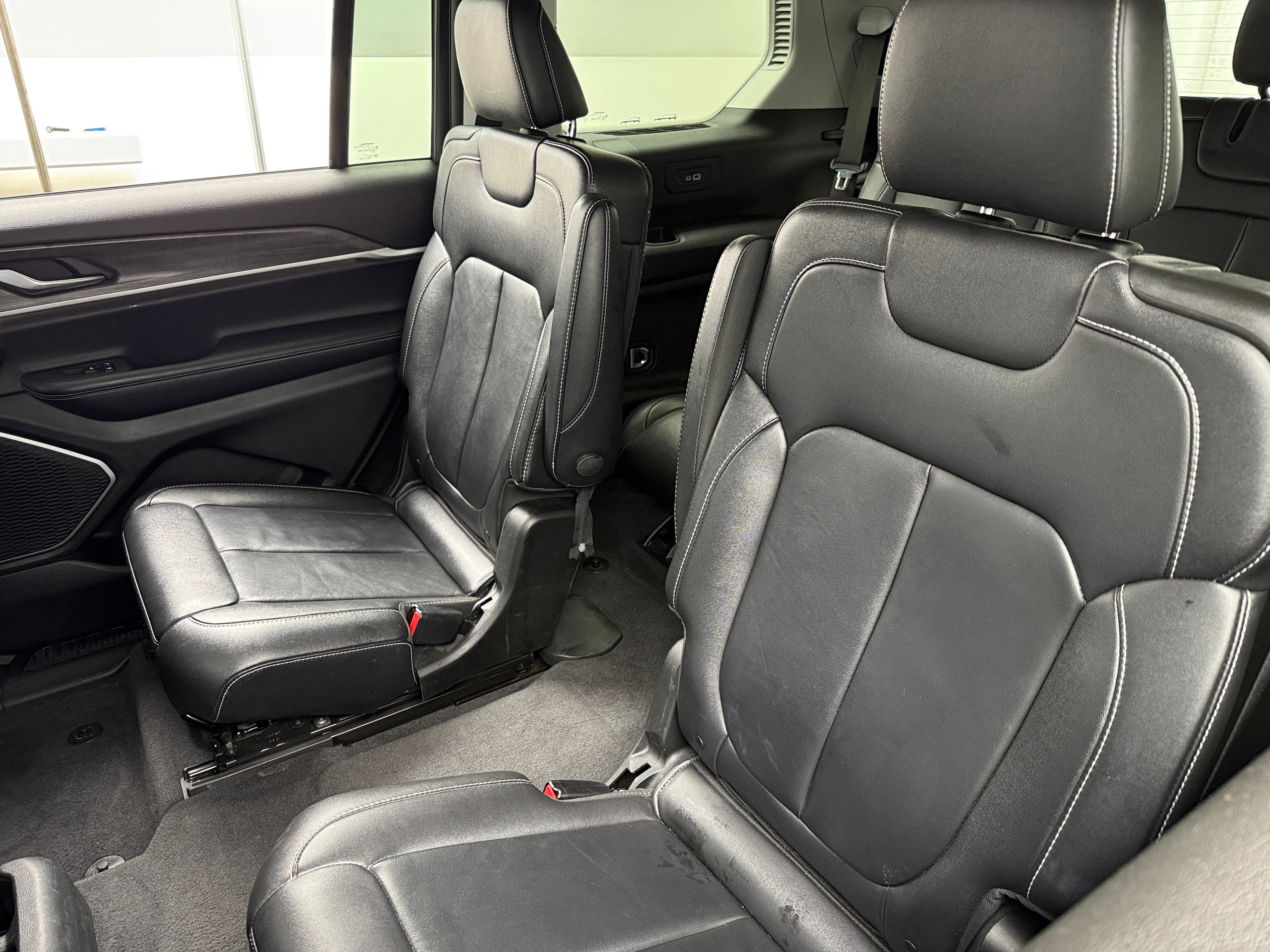 2022 Jeep Grand Cherokee L Limited Edition 5
