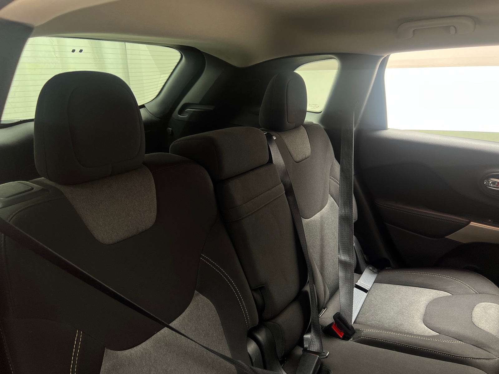 Thumbnail: 2018 Jeep Cherokee - 6
