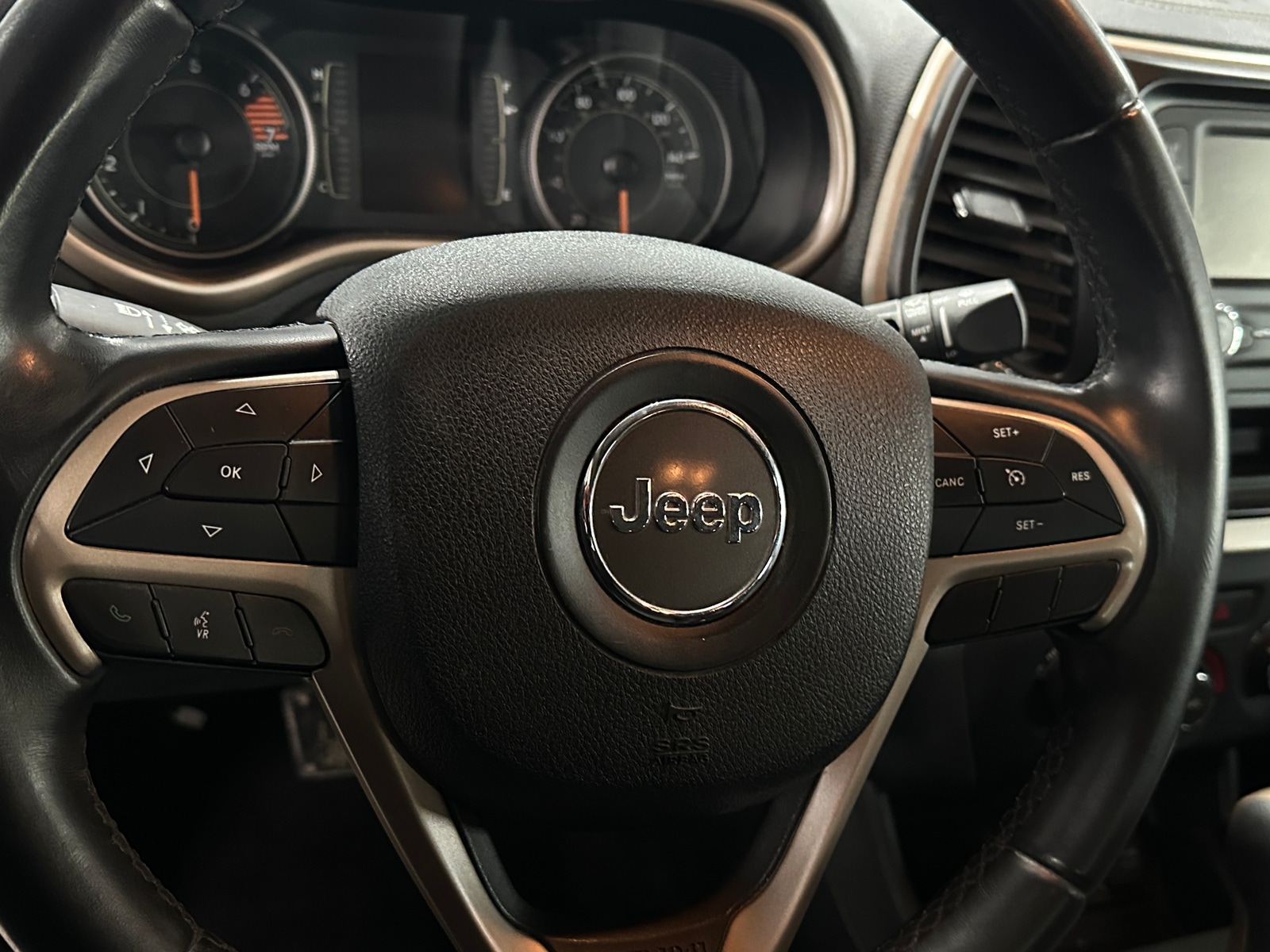 Thumbnail: 2018 Jeep Cherokee - 5