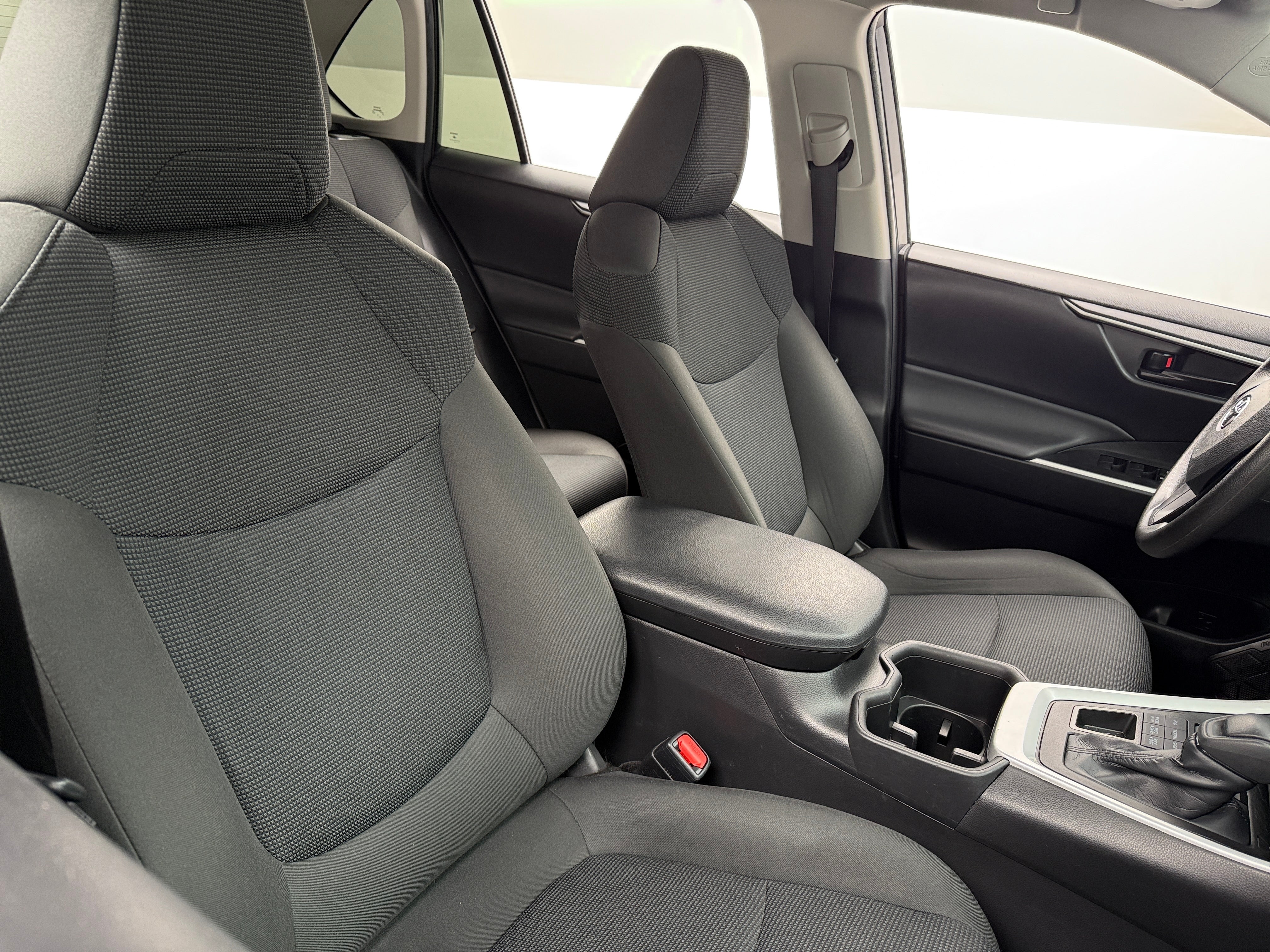 2023 Toyota RAV4 LE 2