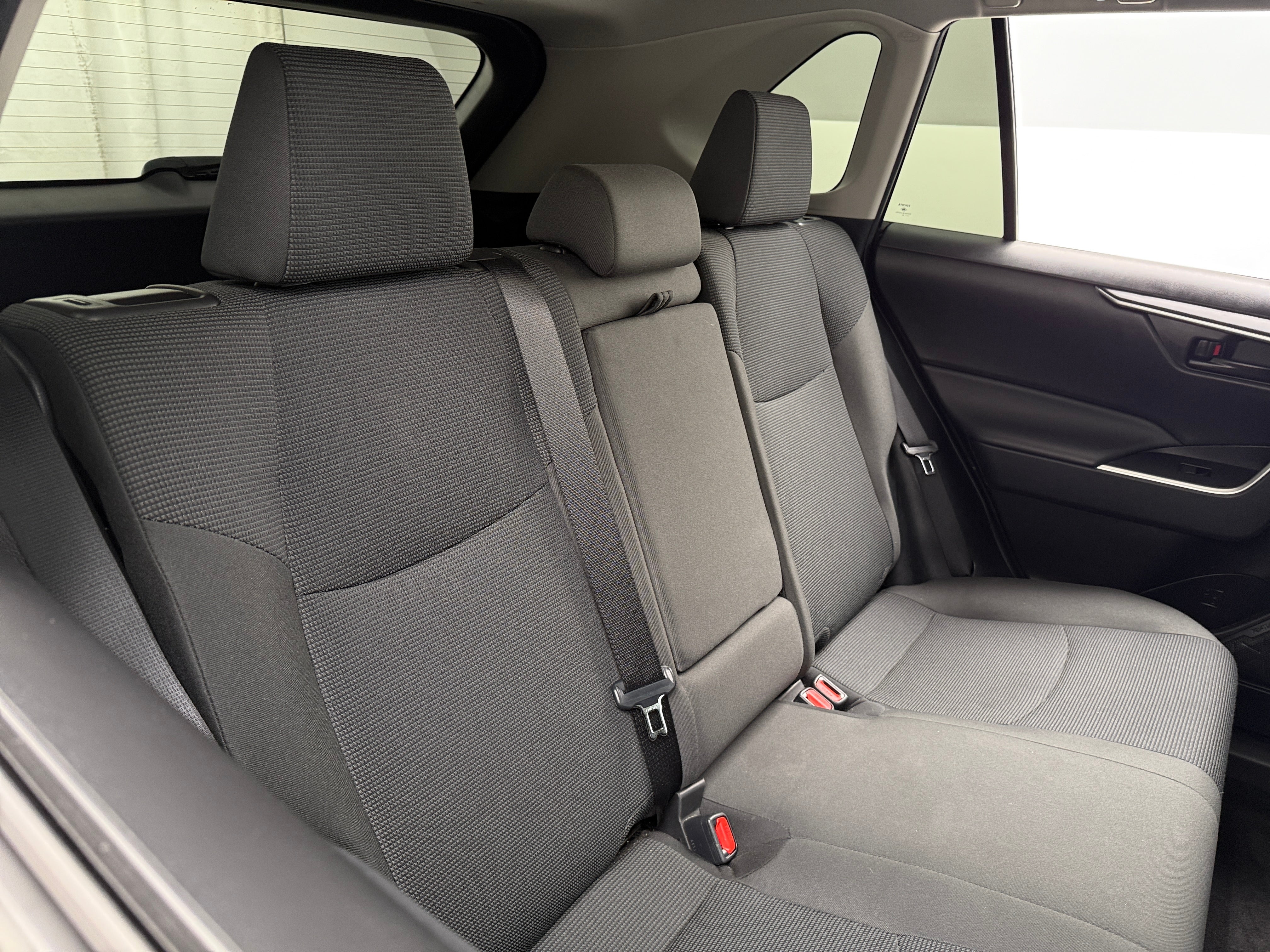 2023 Toyota RAV4 LE 6