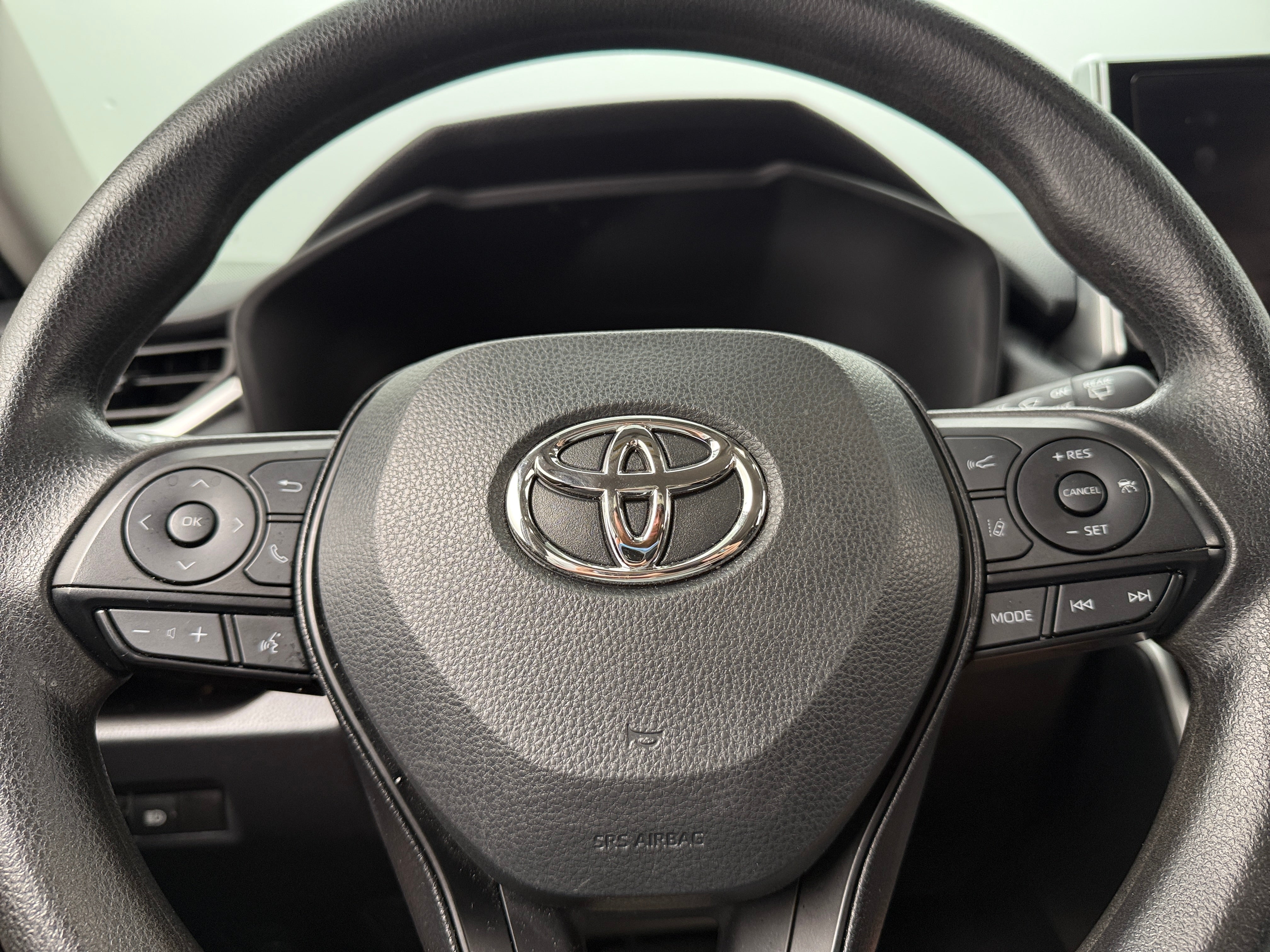 2023 Toyota RAV4 LE 5