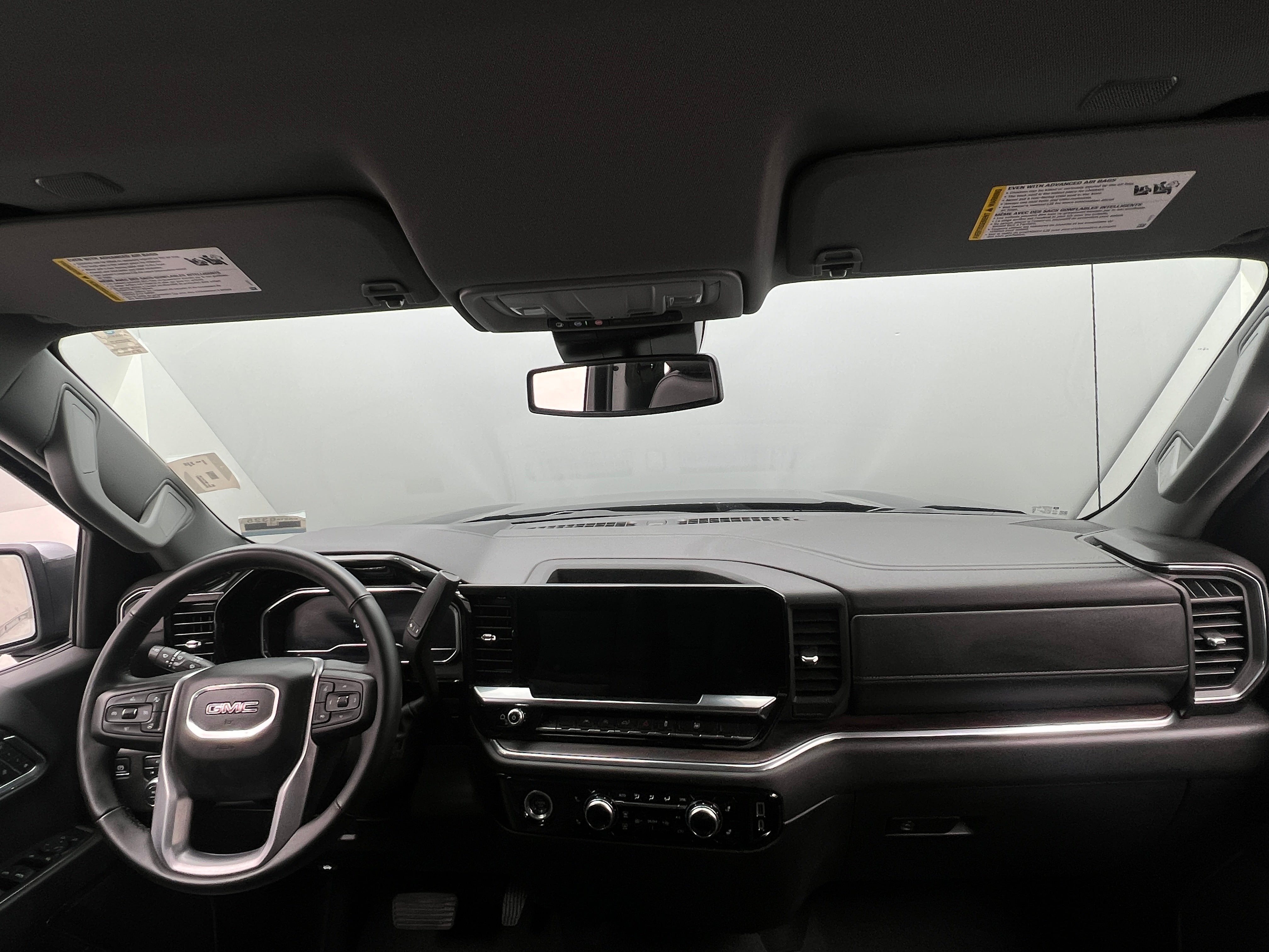 2024 GMC Sierra 1500 SLT 2