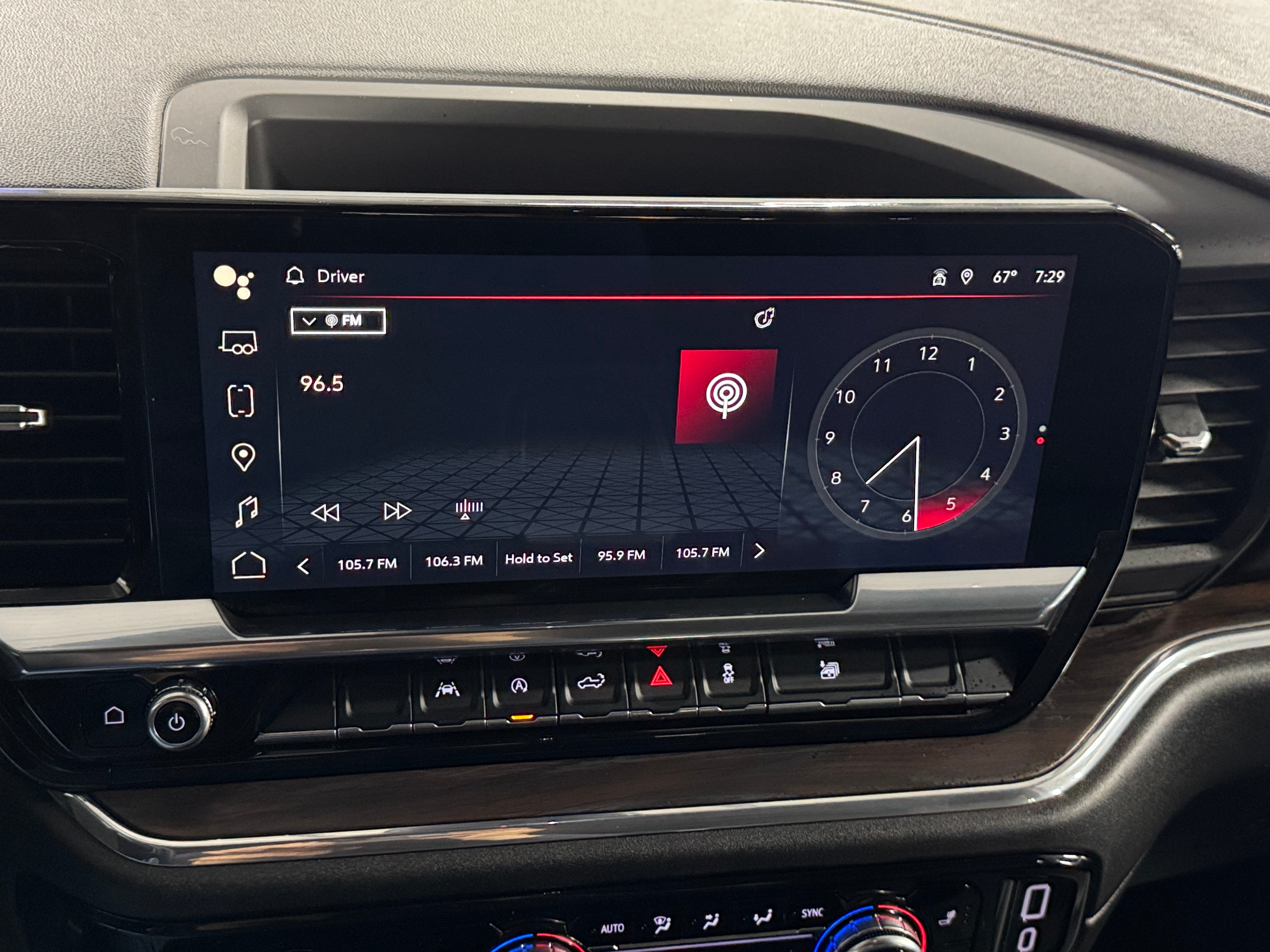 2024 GMC Sierra 1500 SLT 3