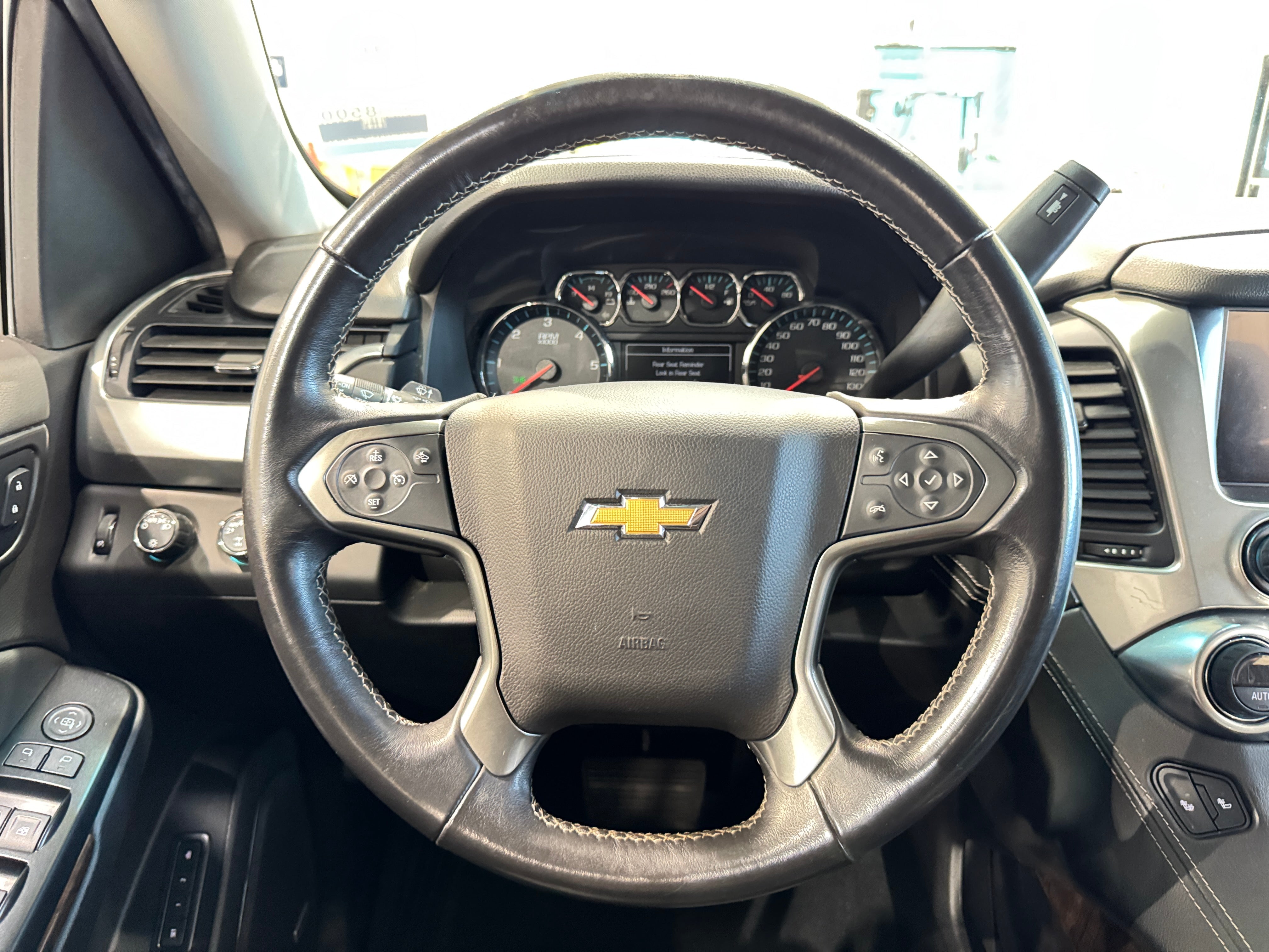 2019 Chevrolet Suburban LT 4