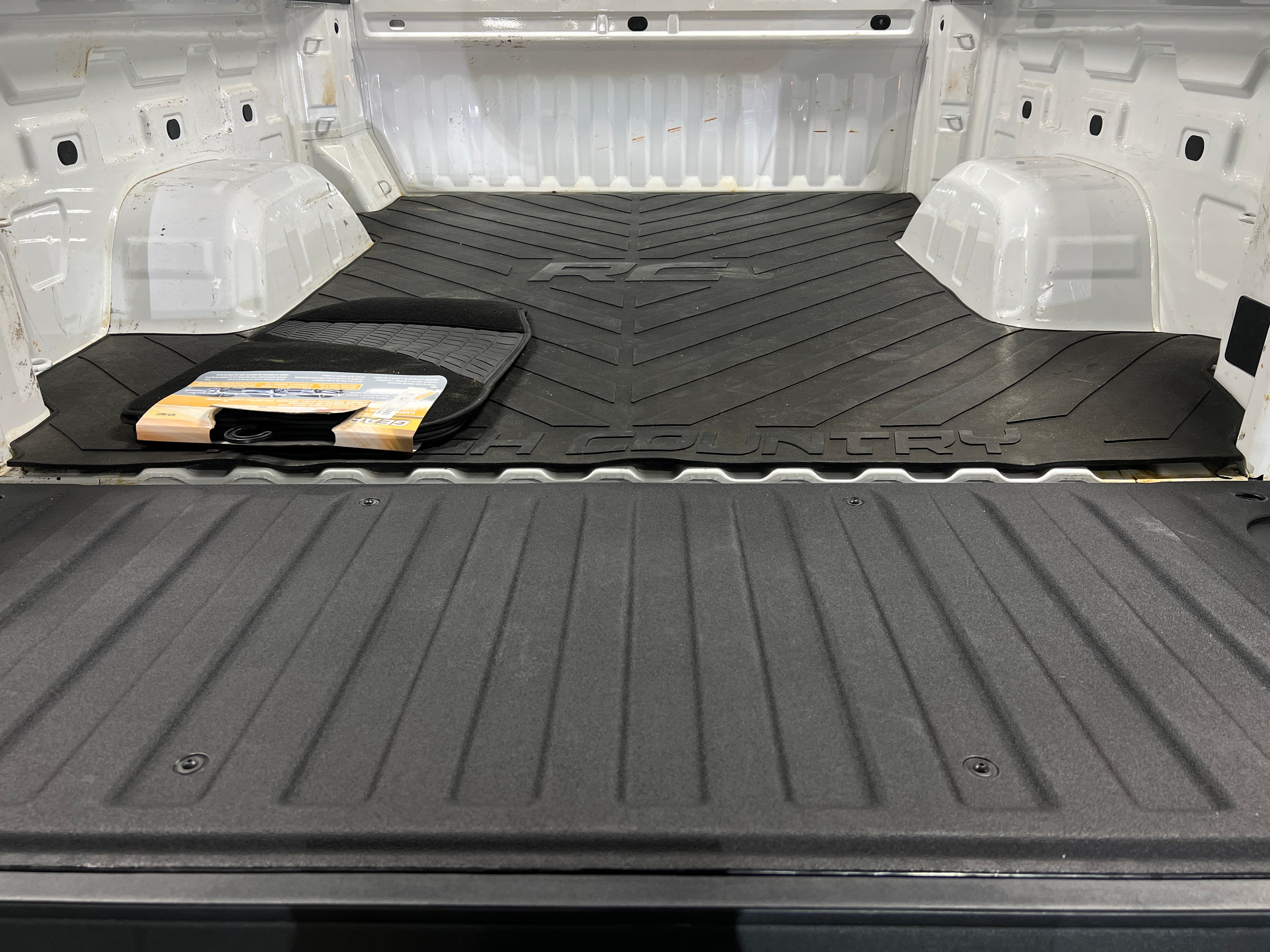 2023 GMC Sierra 1500 Pro 7