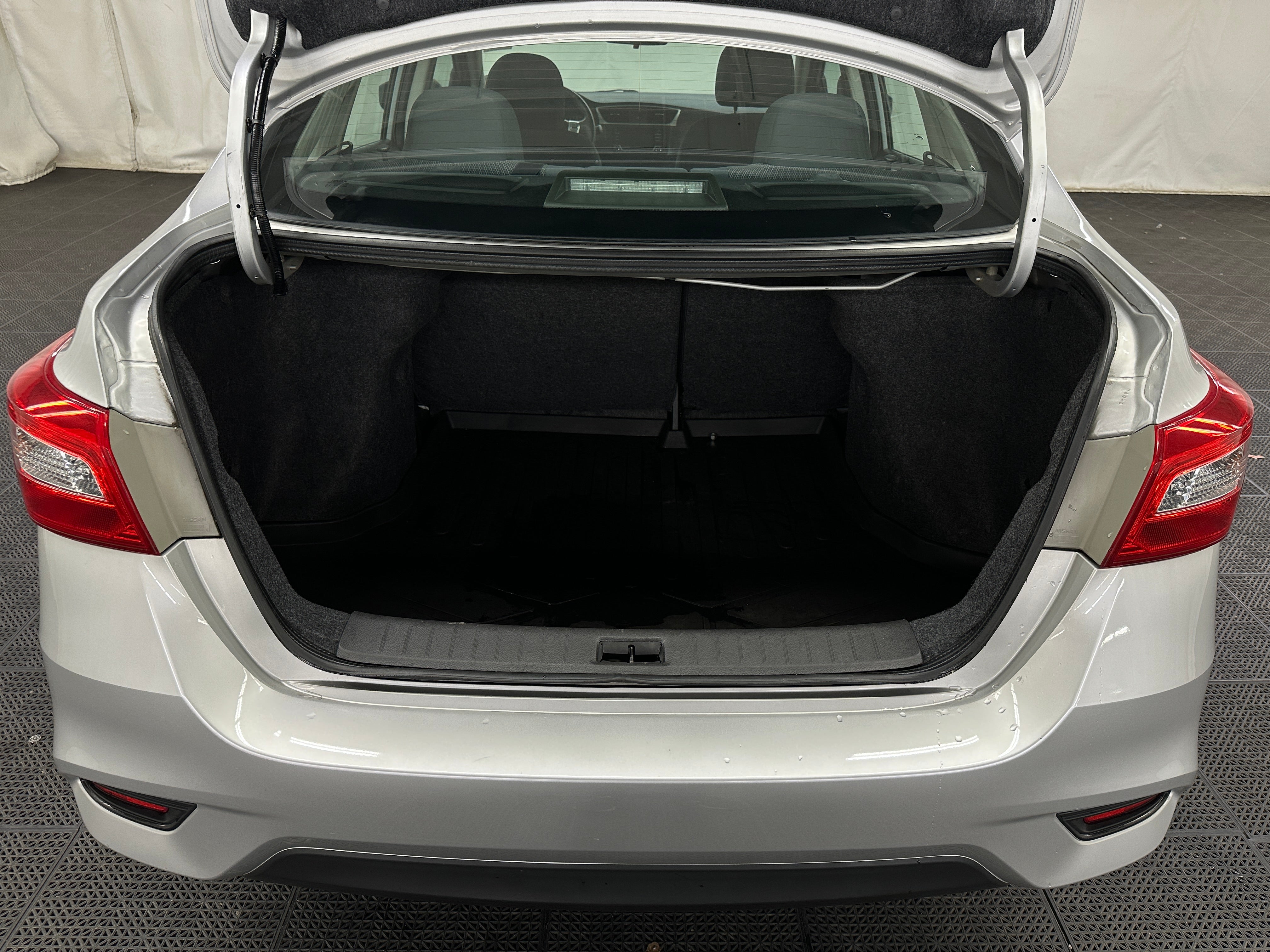 2018 Nissan Sentra S 7