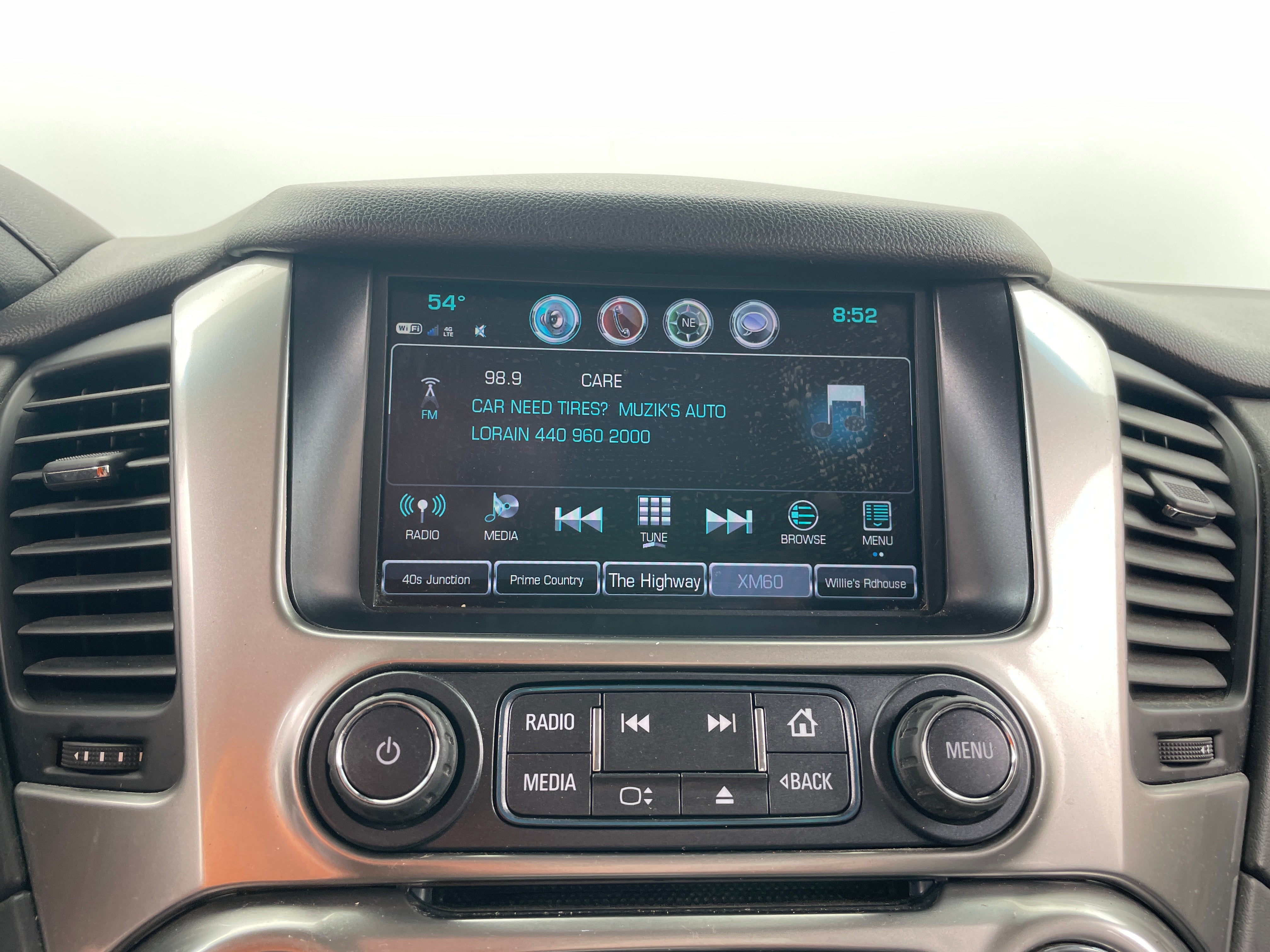 2018 Chevrolet Tahoe LT 3