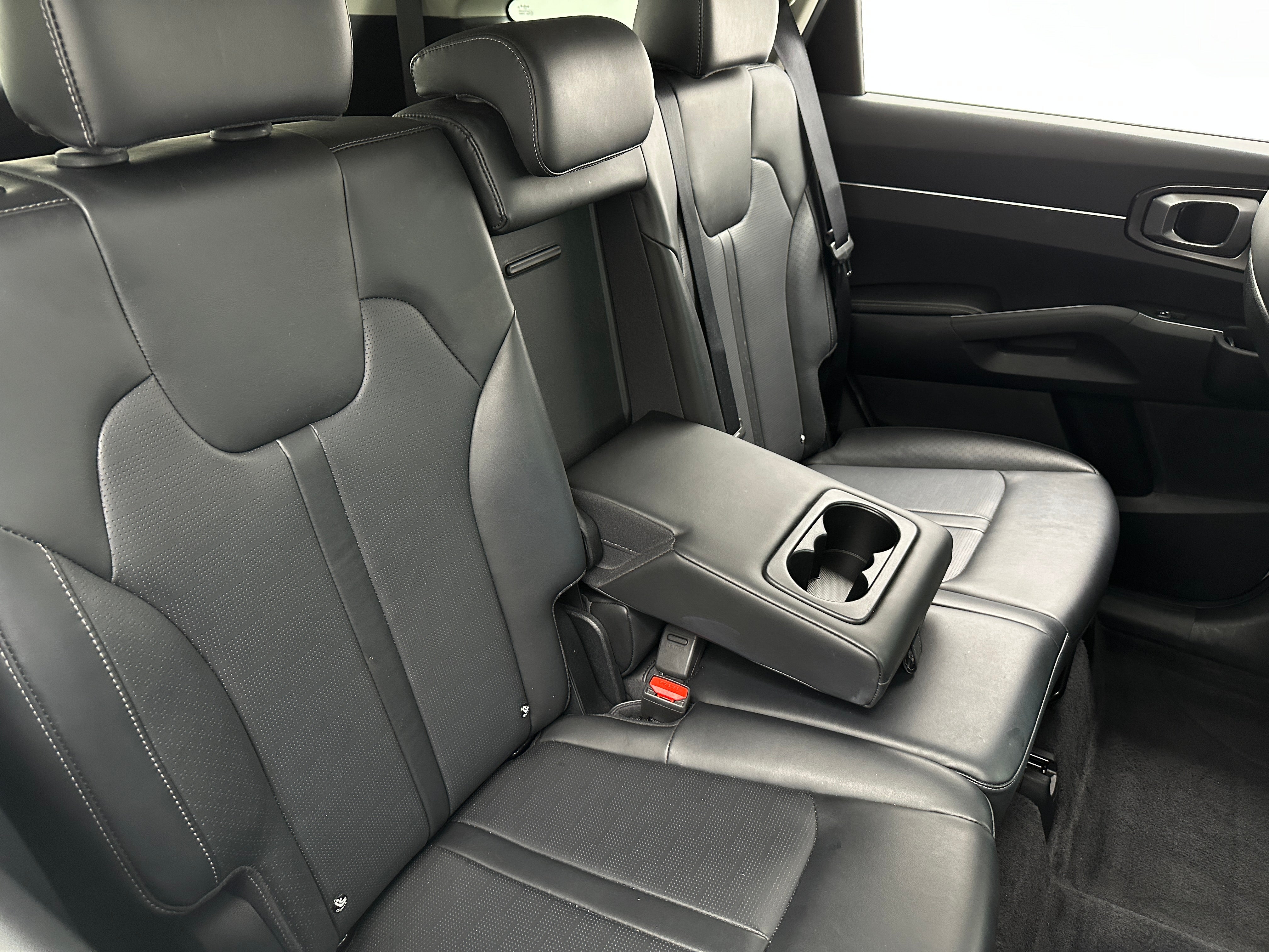 2024 Kia Sorento S 5