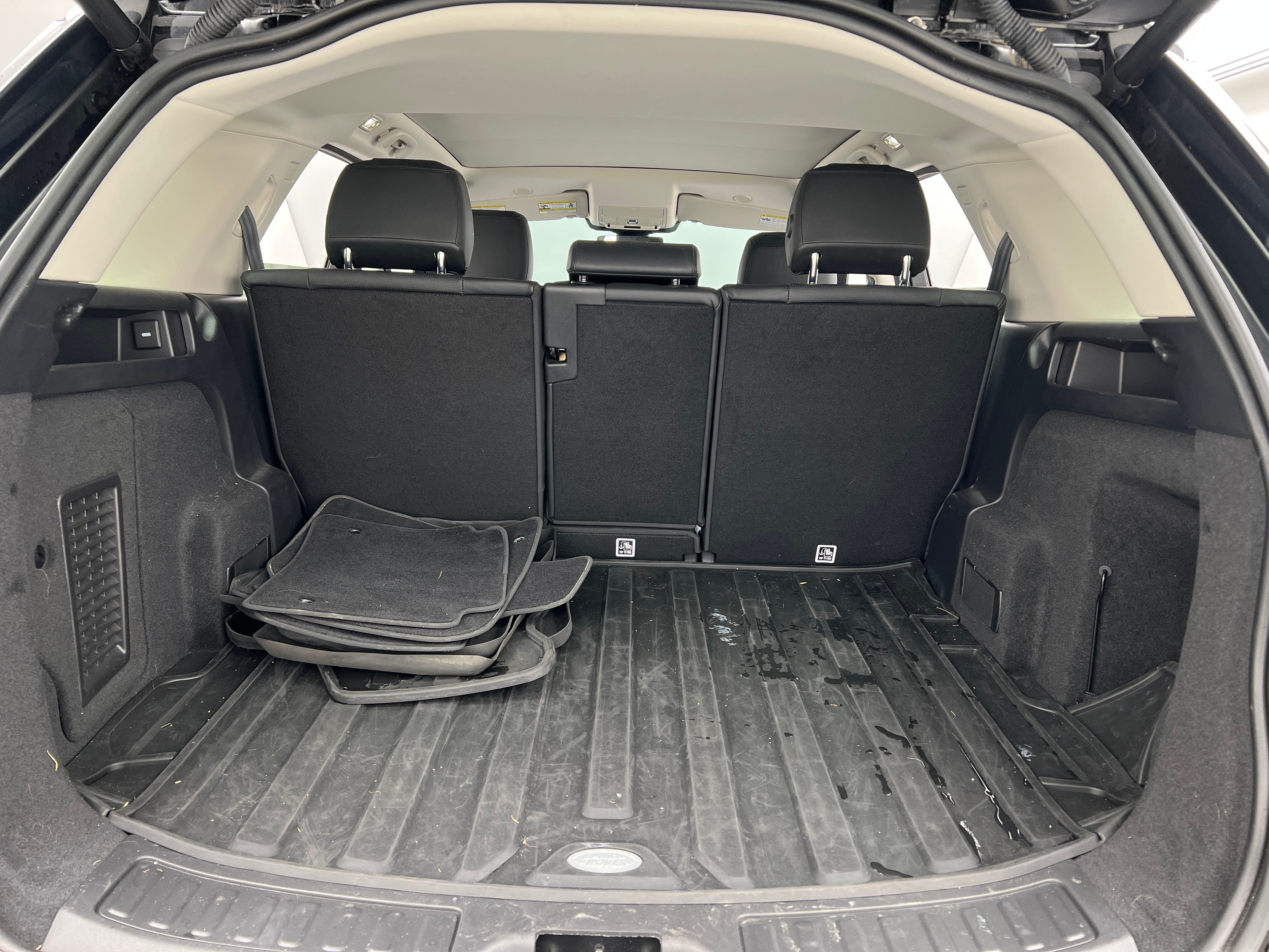 2022 Land Rover Discovery Sport S 2