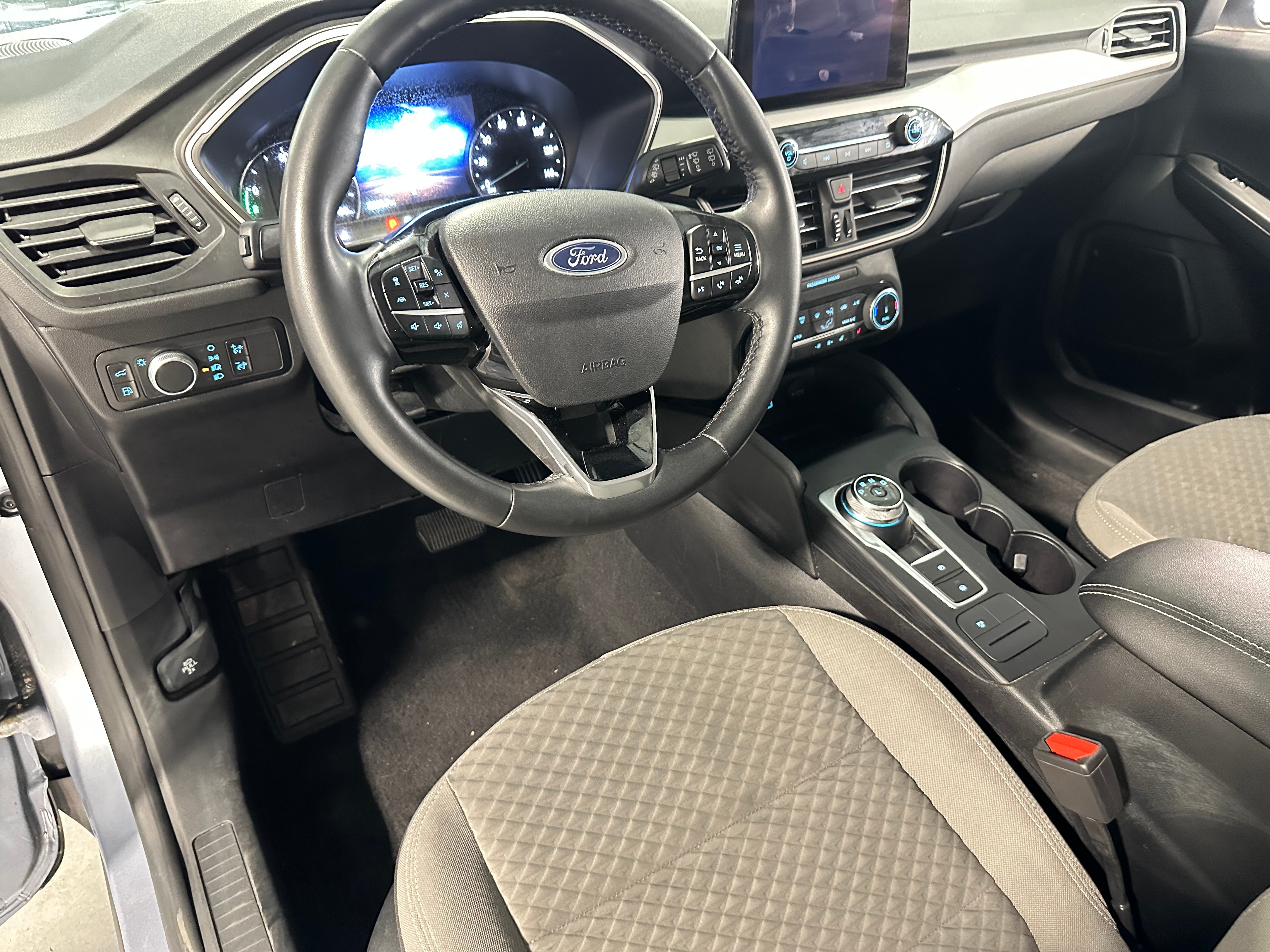 2022 Ford Escape SE Sport Hybrid 3
