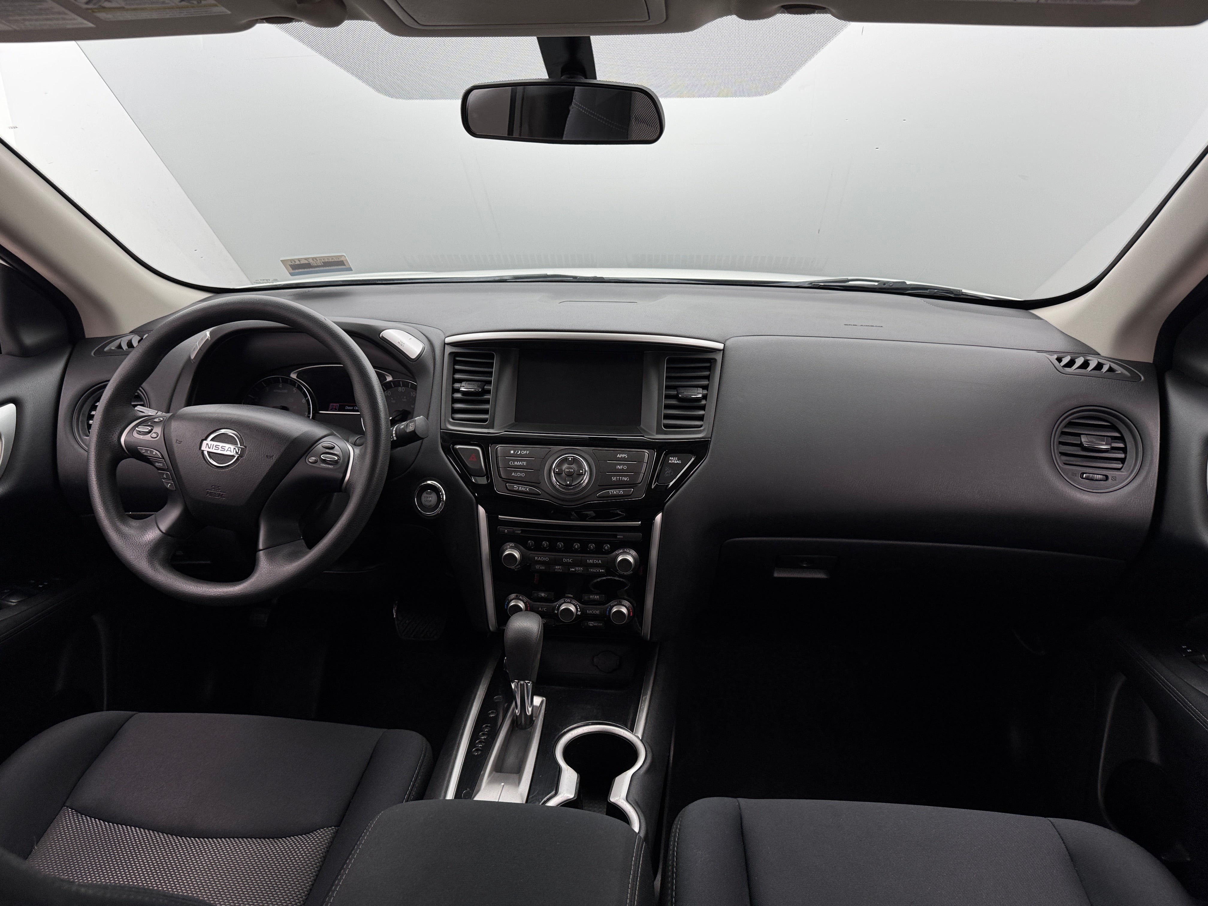2017 Nissan Pathfinder S 3