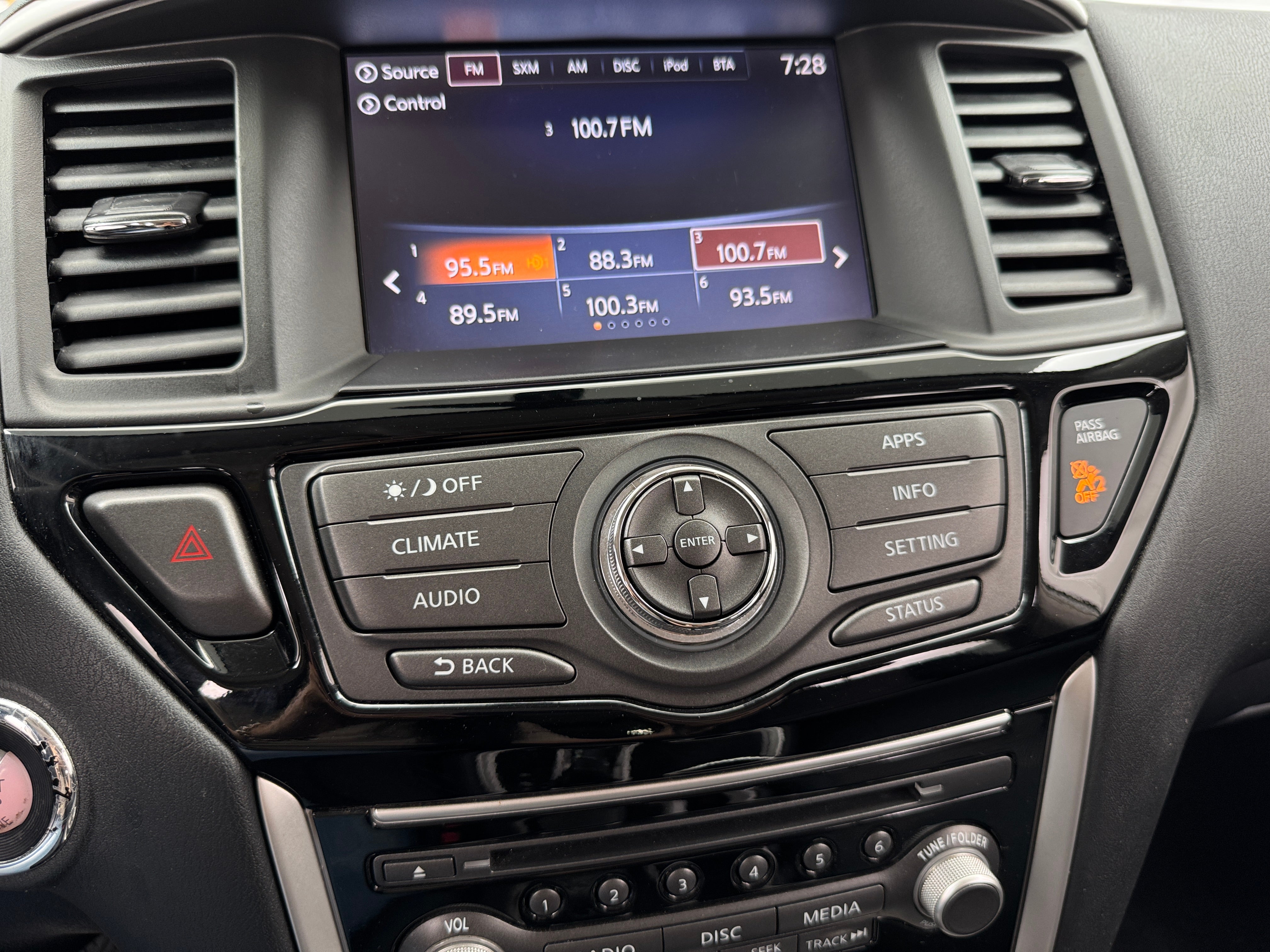 2017 Nissan Pathfinder S 4