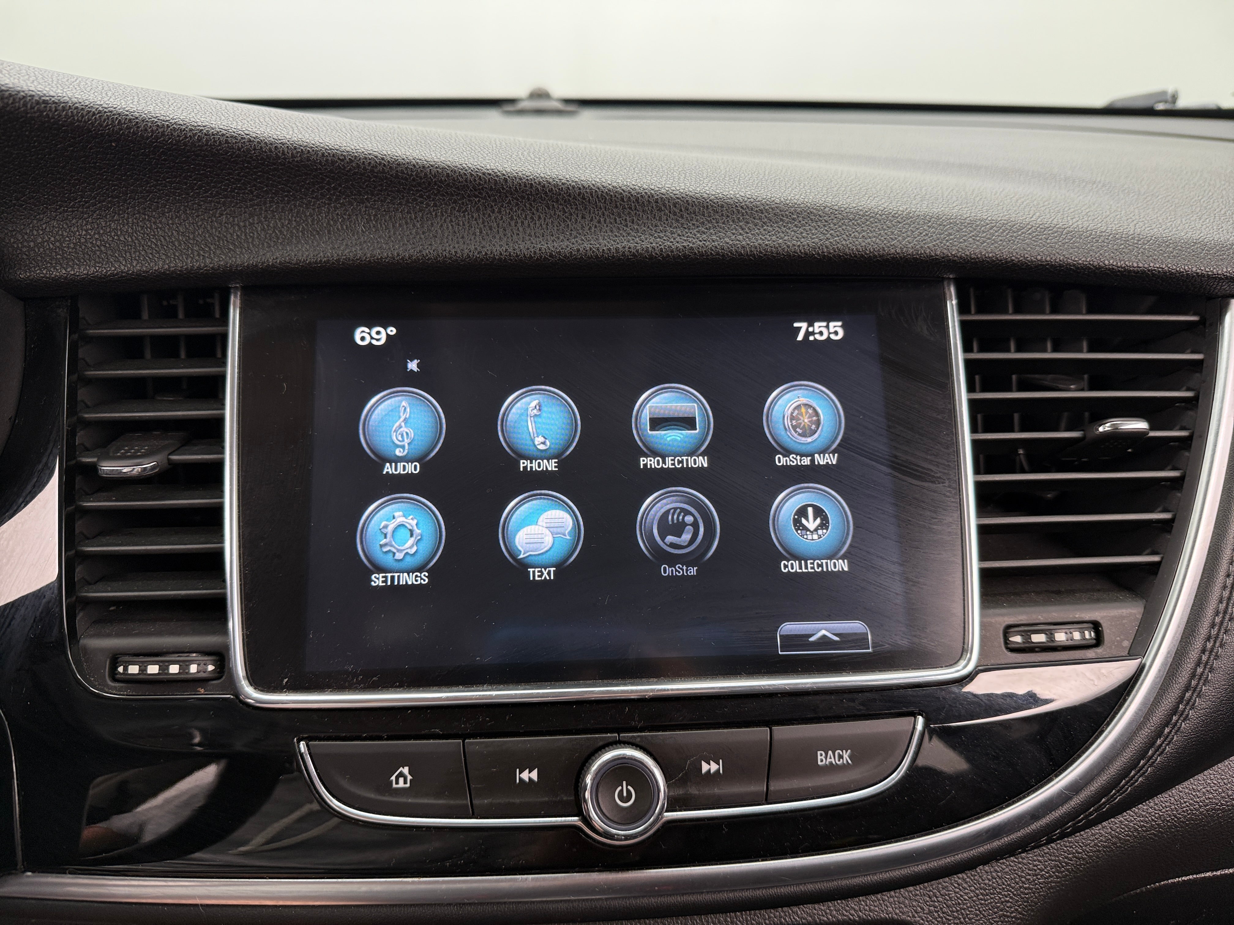 2017 Buick Encore Essence 3