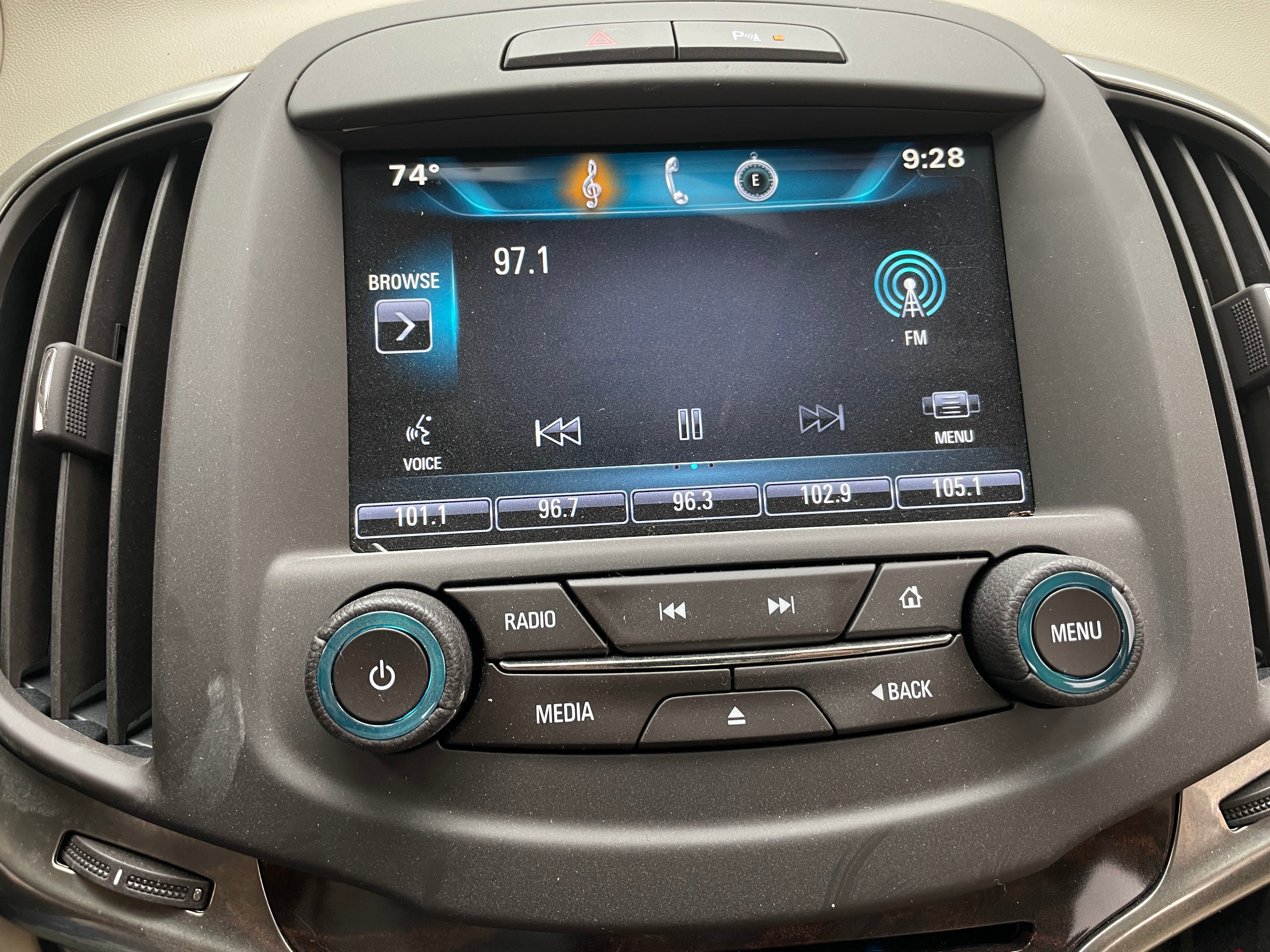 2015 Buick LaCrosse Leather Group 3
