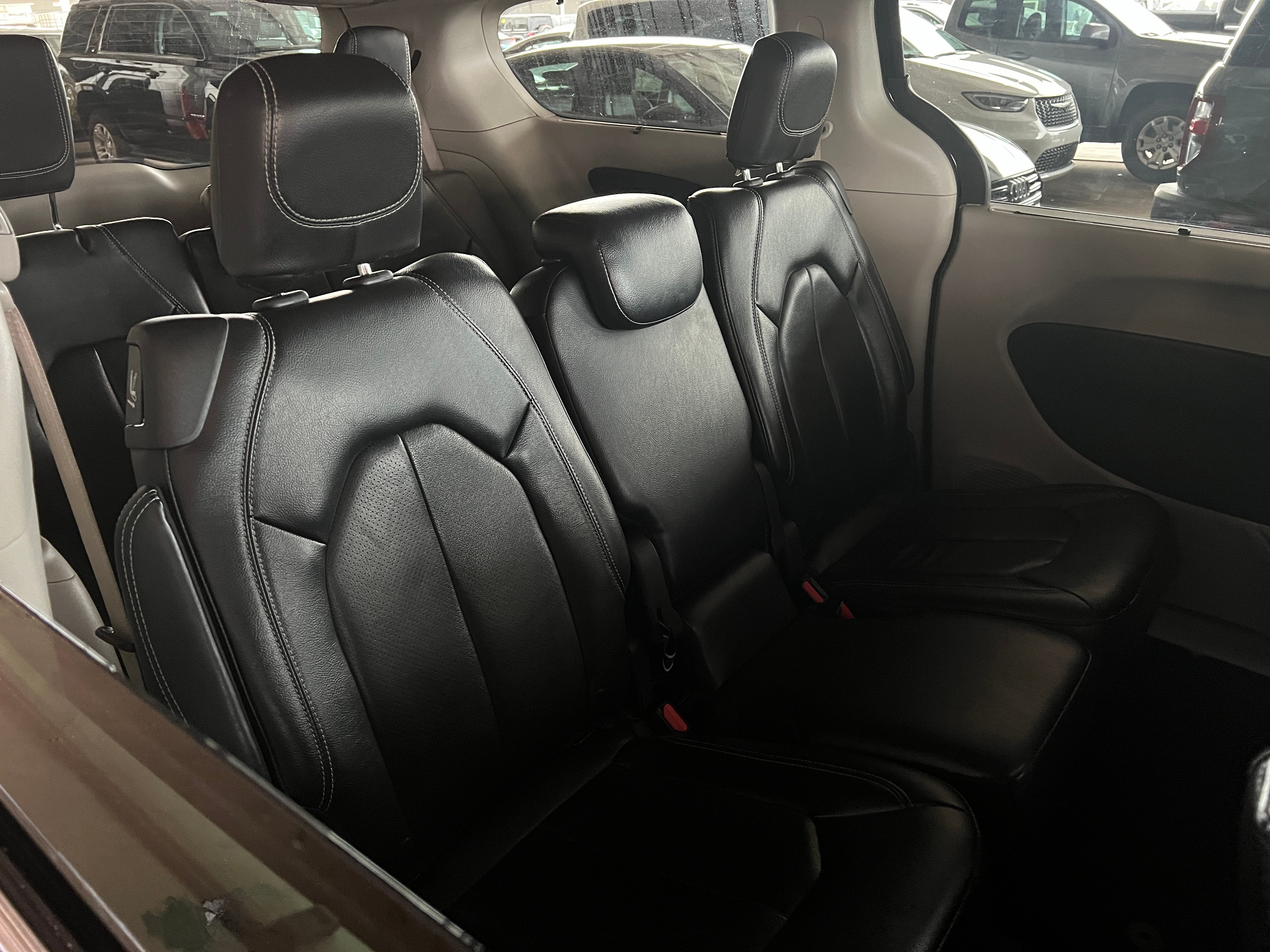 2022 Chrysler Pacifica Touring L 5