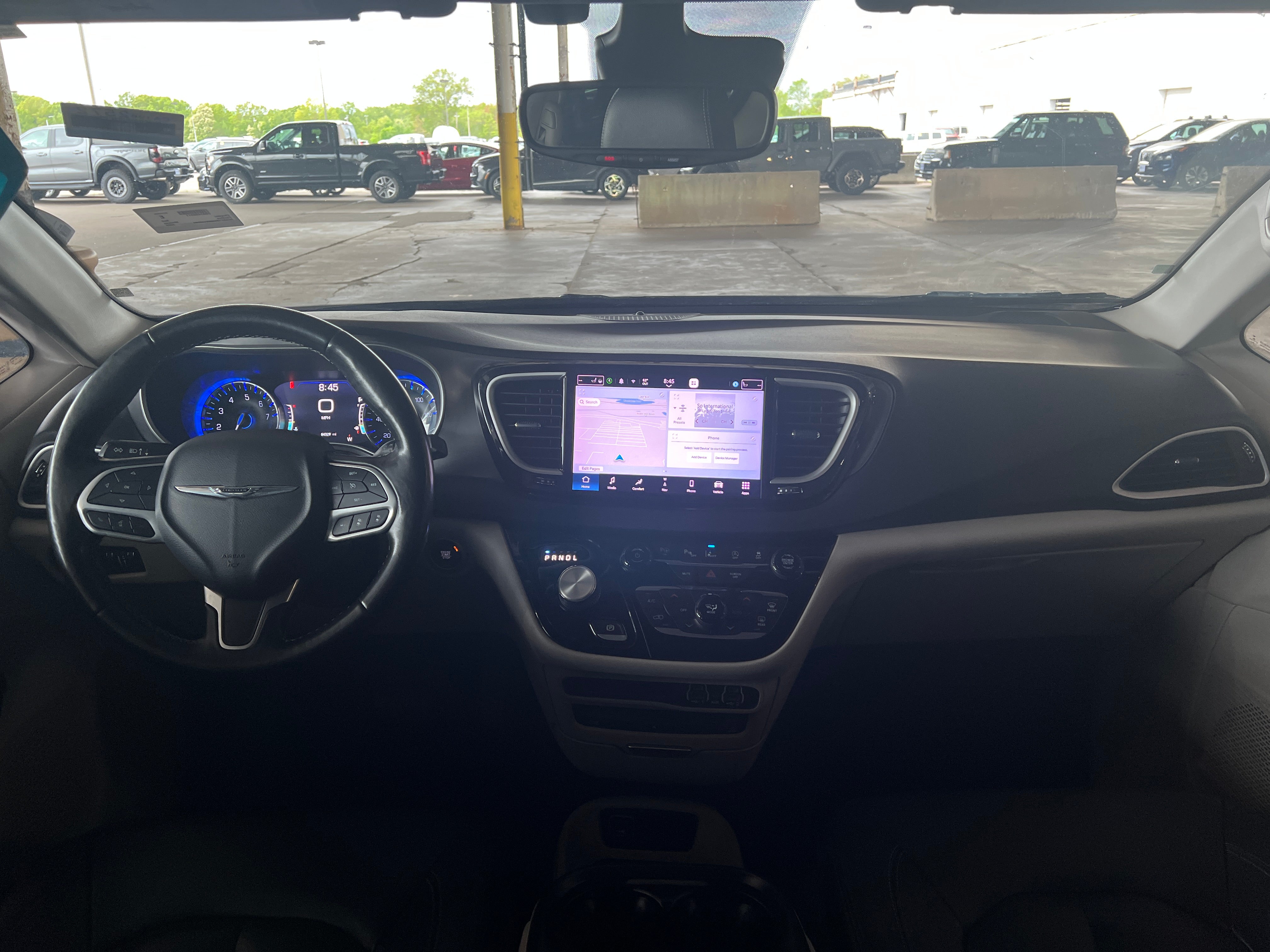 2022 Chrysler Pacifica Touring L 2