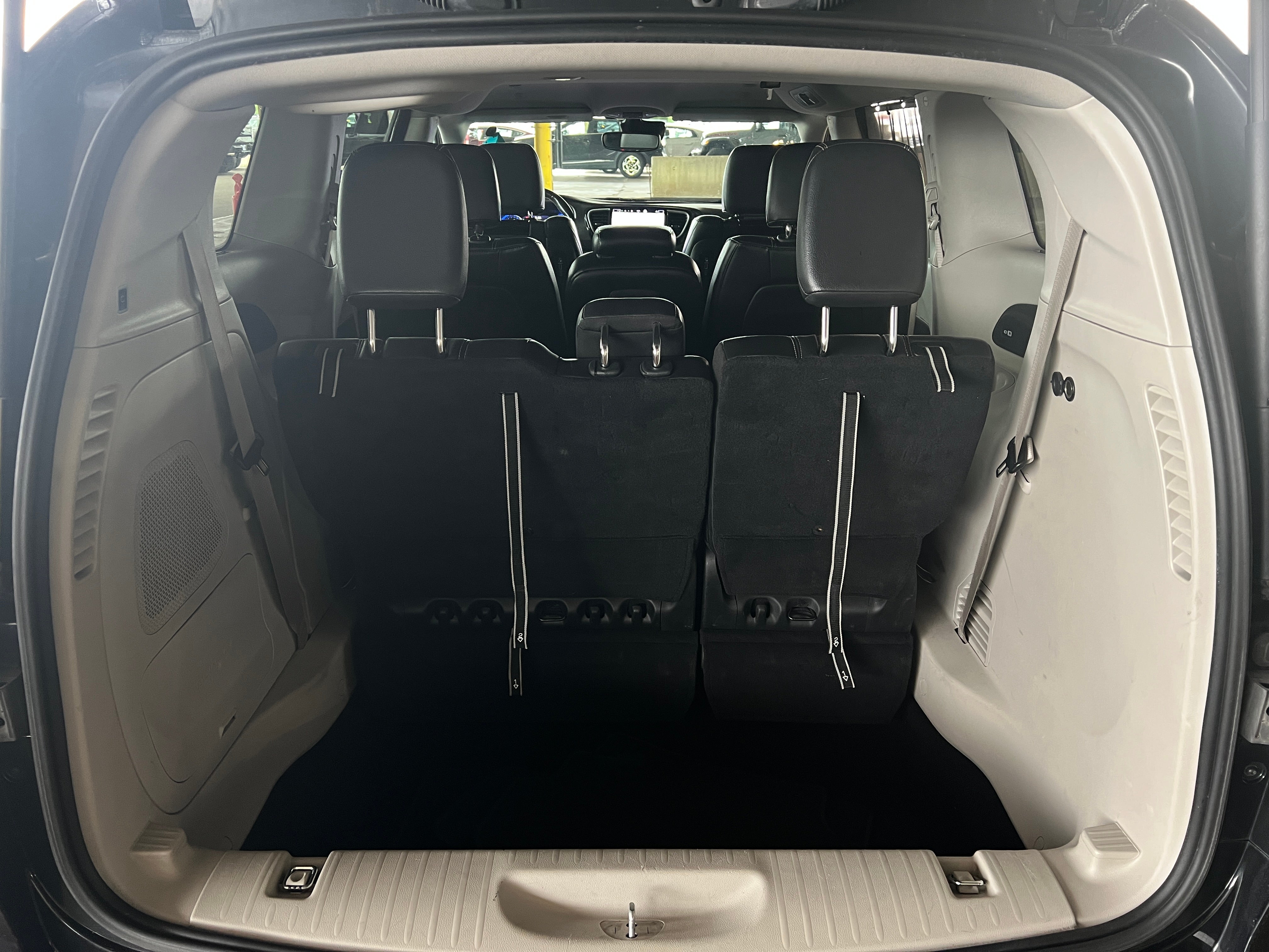 2022 Chrysler Pacifica Touring L 6