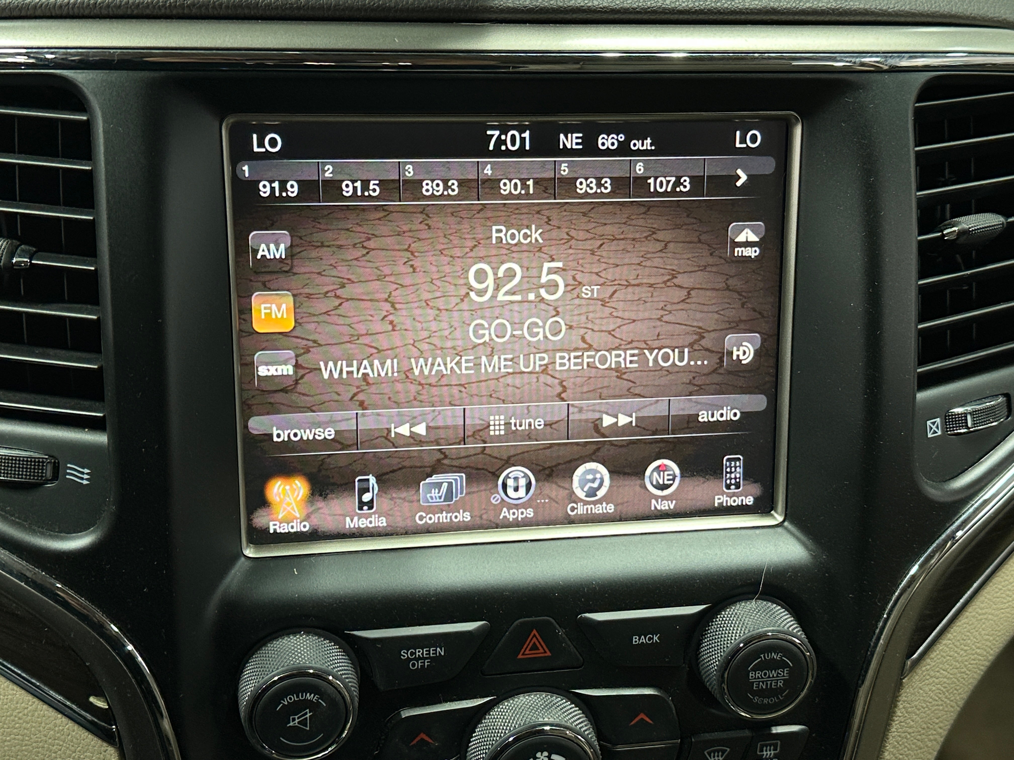 2015 Jeep Grand Cherokee Overland 3