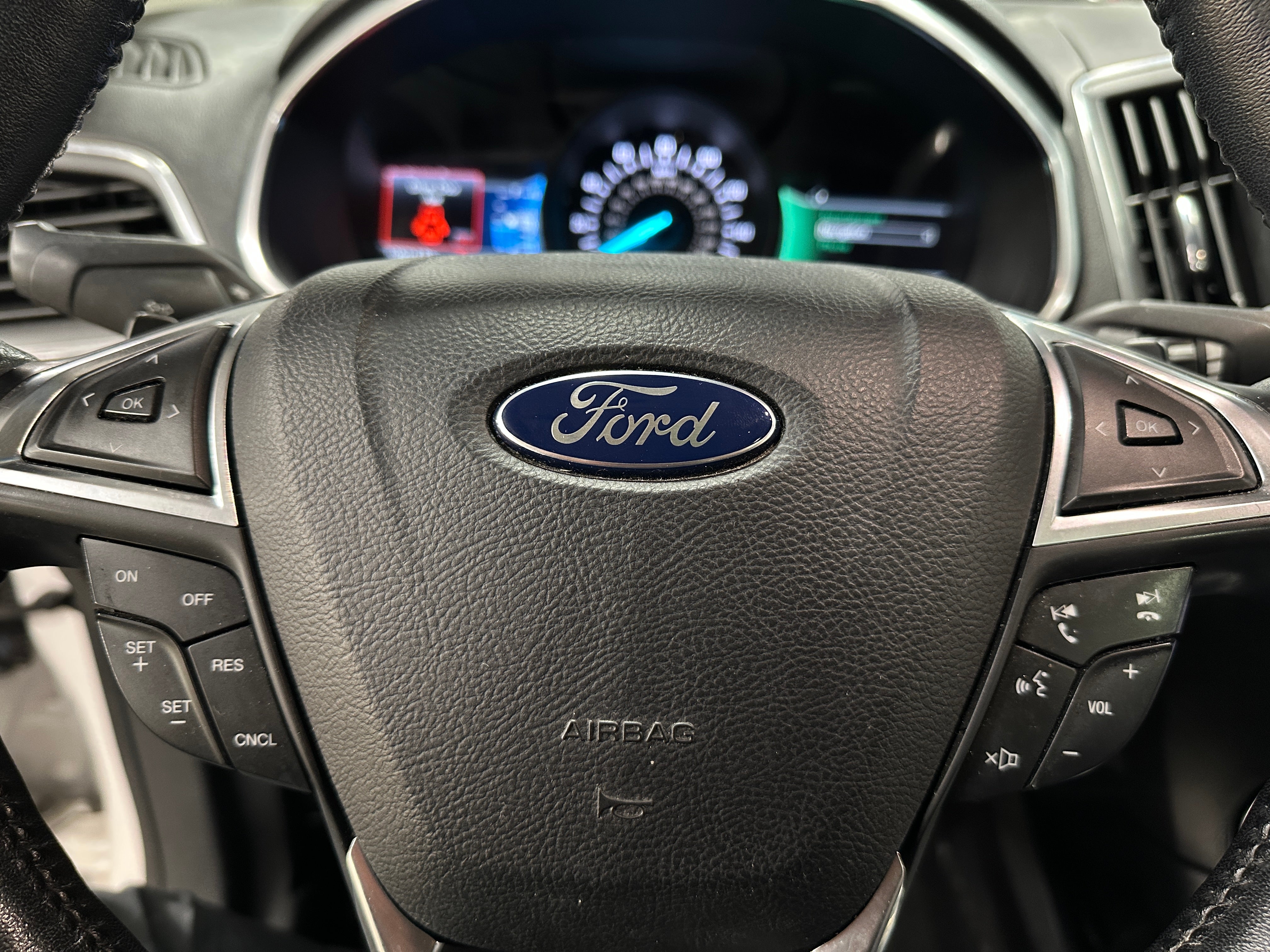 2017 Ford Edge Titanium 4