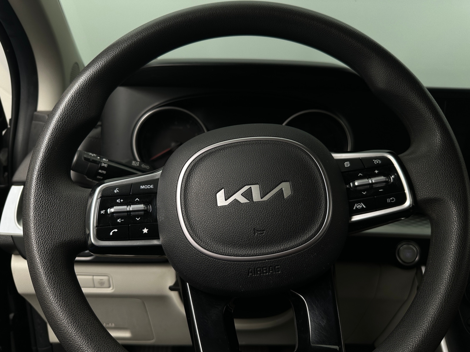 Thumbnail: 2022 Kia Carnival - 5