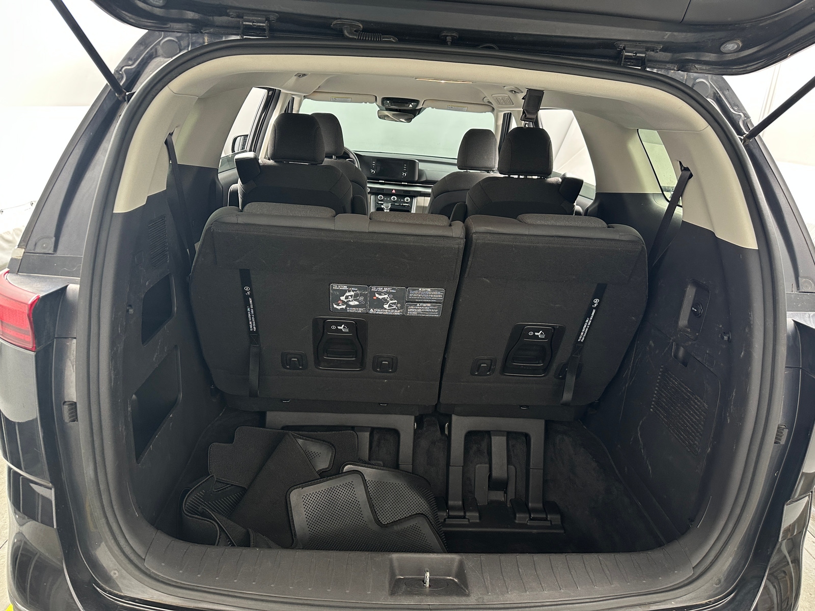 Thumbnail: 2022 Kia Carnival - 7