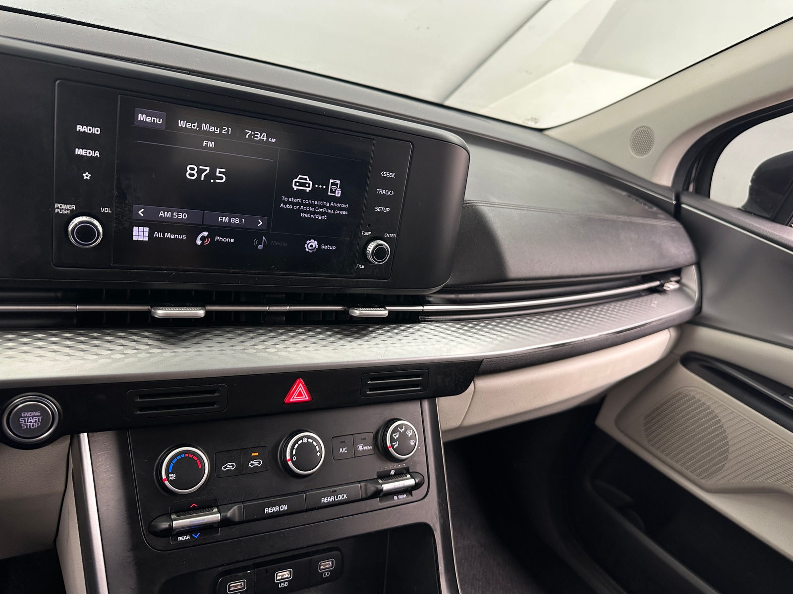 Thumbnail: 2022 Kia Carnival - 4