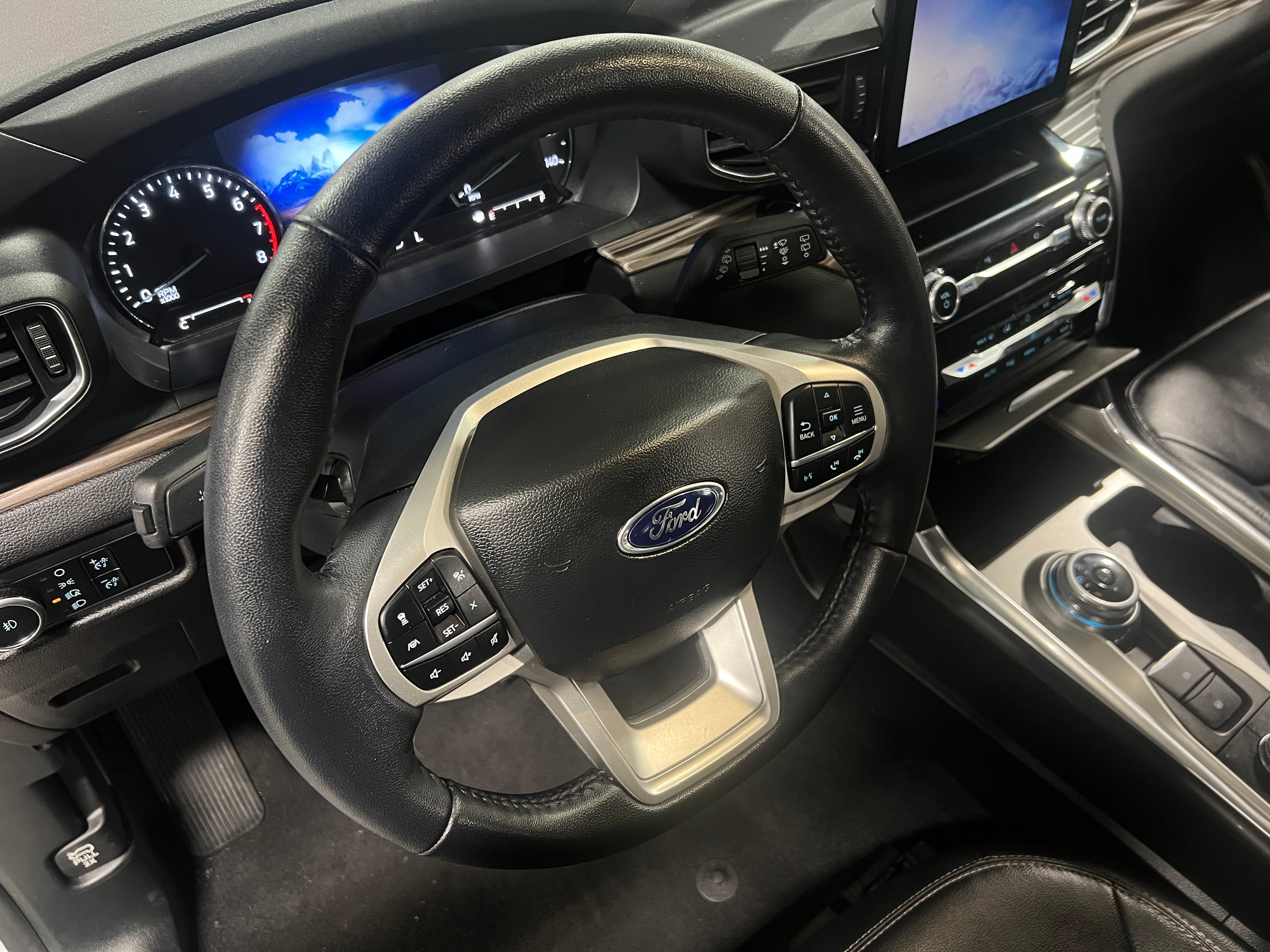 2023 Ford Explorer Limited 4